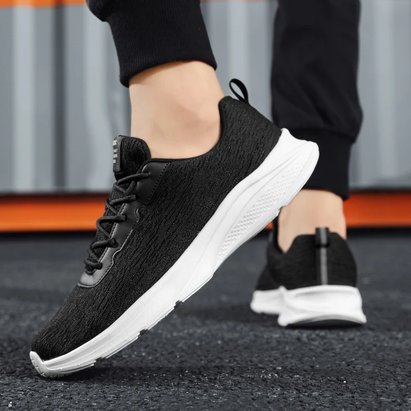 2021 new arrival Sports Shoes breathable mesh men sneakers casual walking light outdoor black gray Running