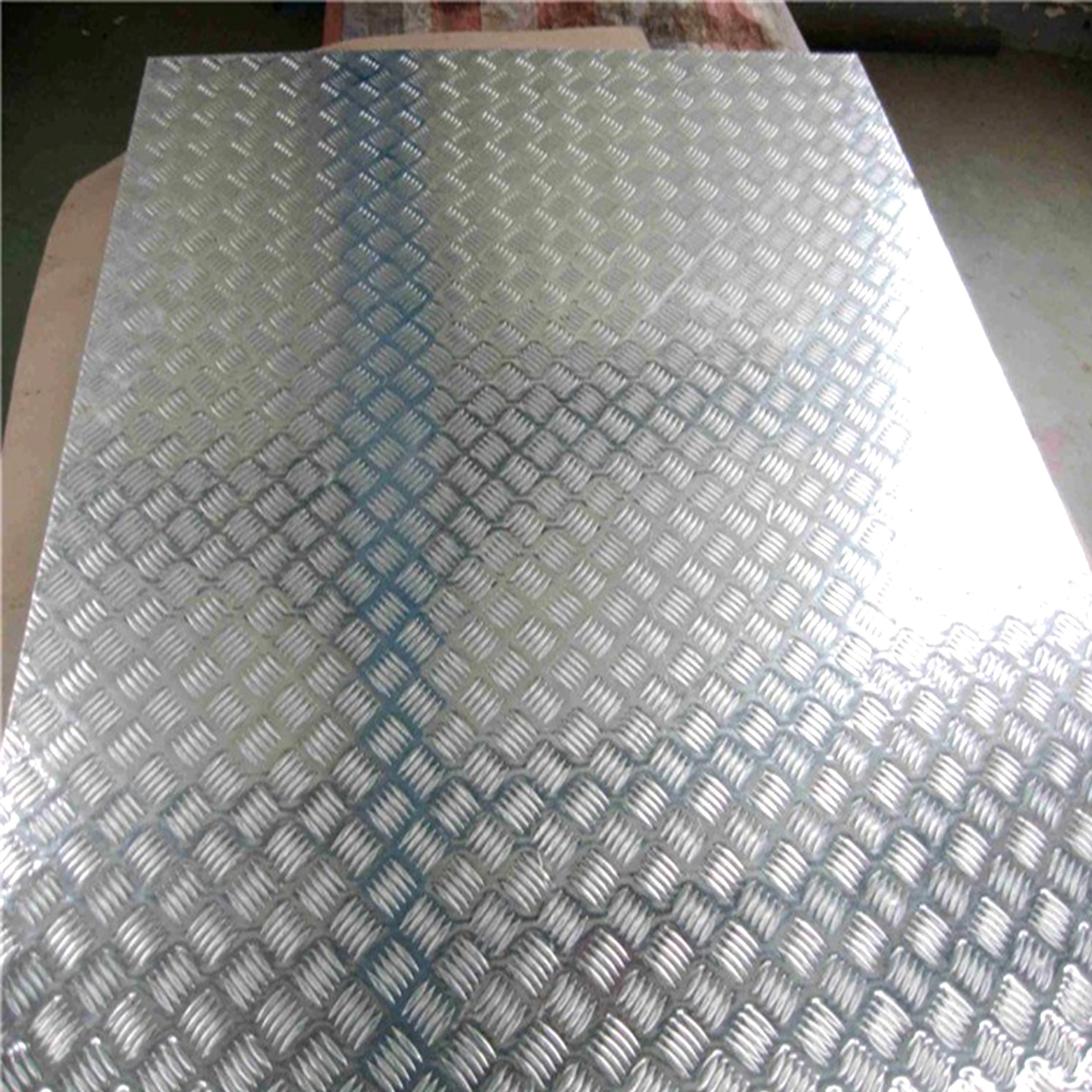 Factory Supplier Fast Delivery Custom Tread Orange Peel Chequered Aluminium Checker Plate