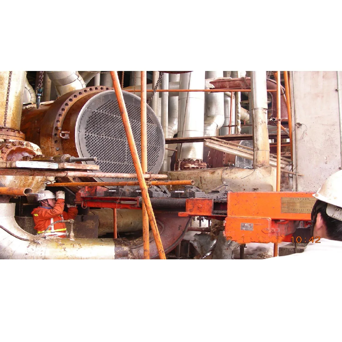 Chain driven heat exchanger upper air emplacement machine SD220-12D 65 ton max. force 12m pipe length
