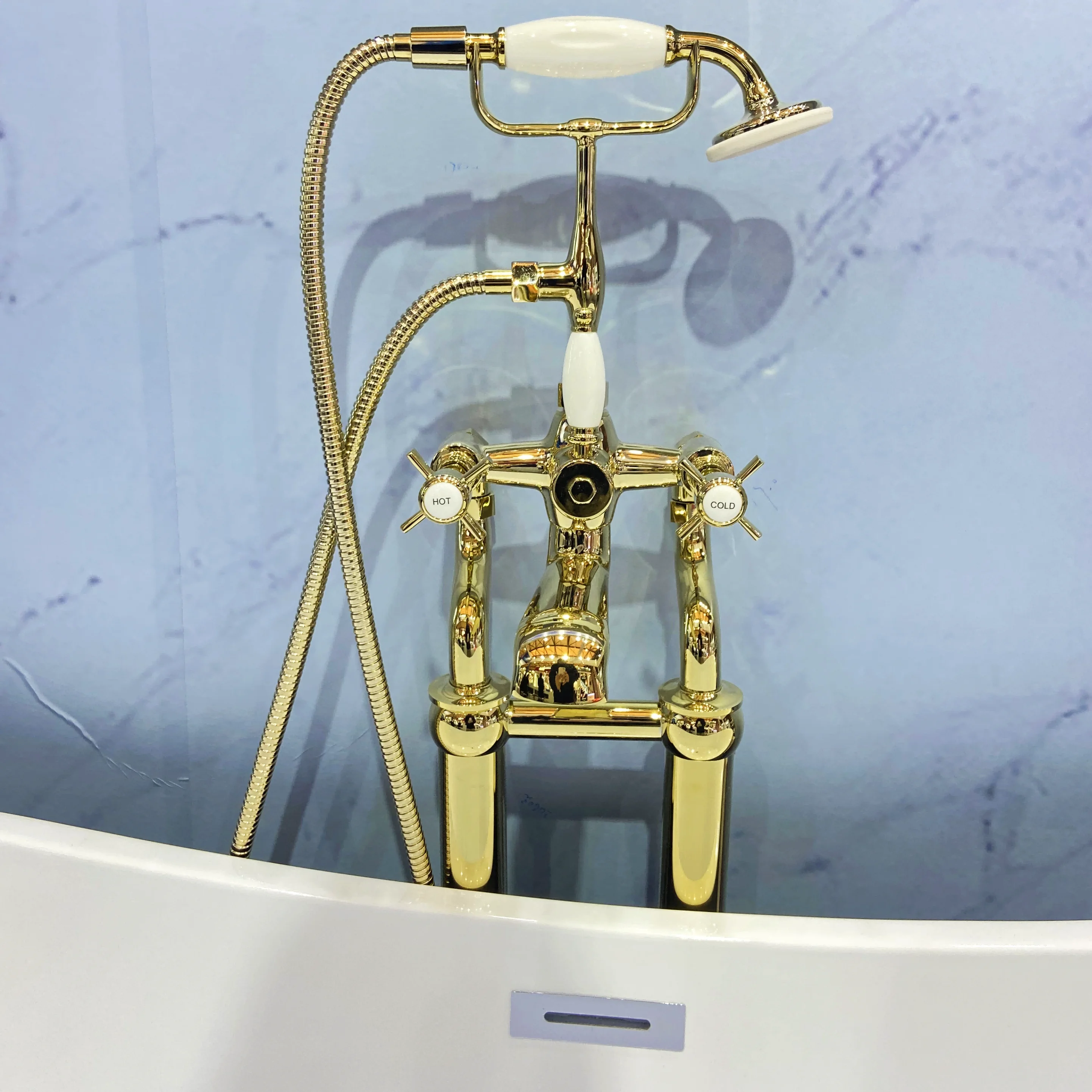 European style Factory sell Floor freestanding brass Bathtub Faucet Bathroom Tub Luxury gold bathroom taps and mixers for hotel