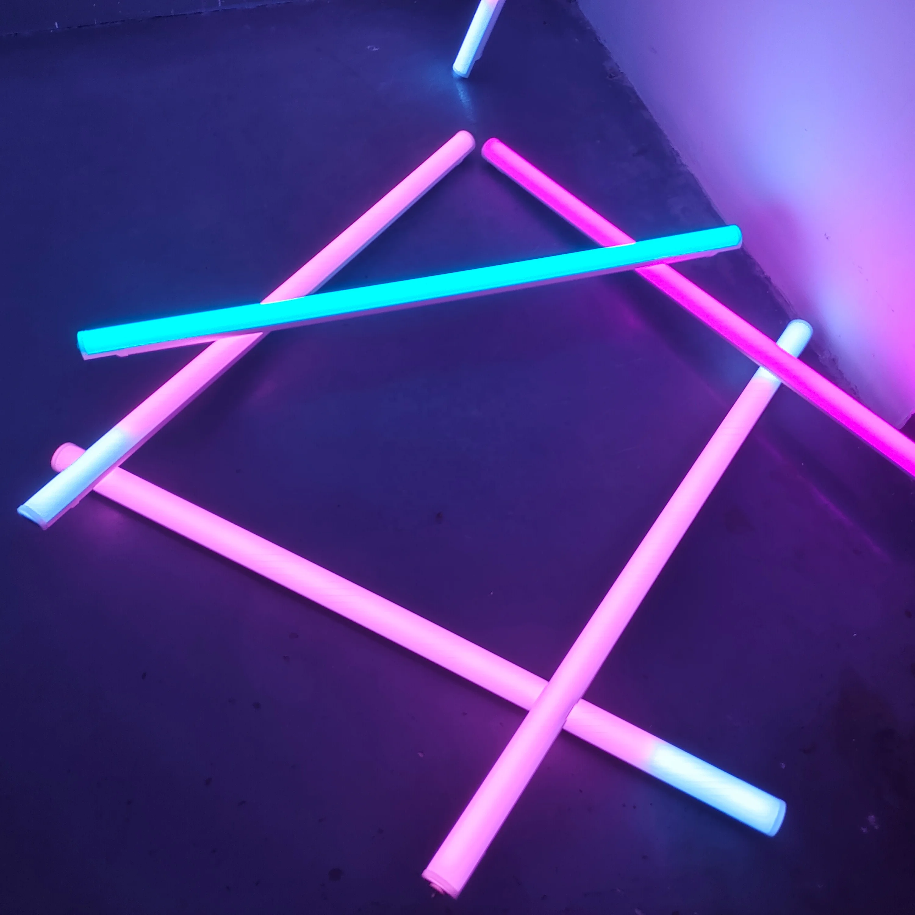 Светодиодная панель DMX для видеосъемки/музыки концерта/диджея, беспроводной трубчатый прожектор с литиевым аккумулятором, сценическое освещение с пиксельной подсветкой