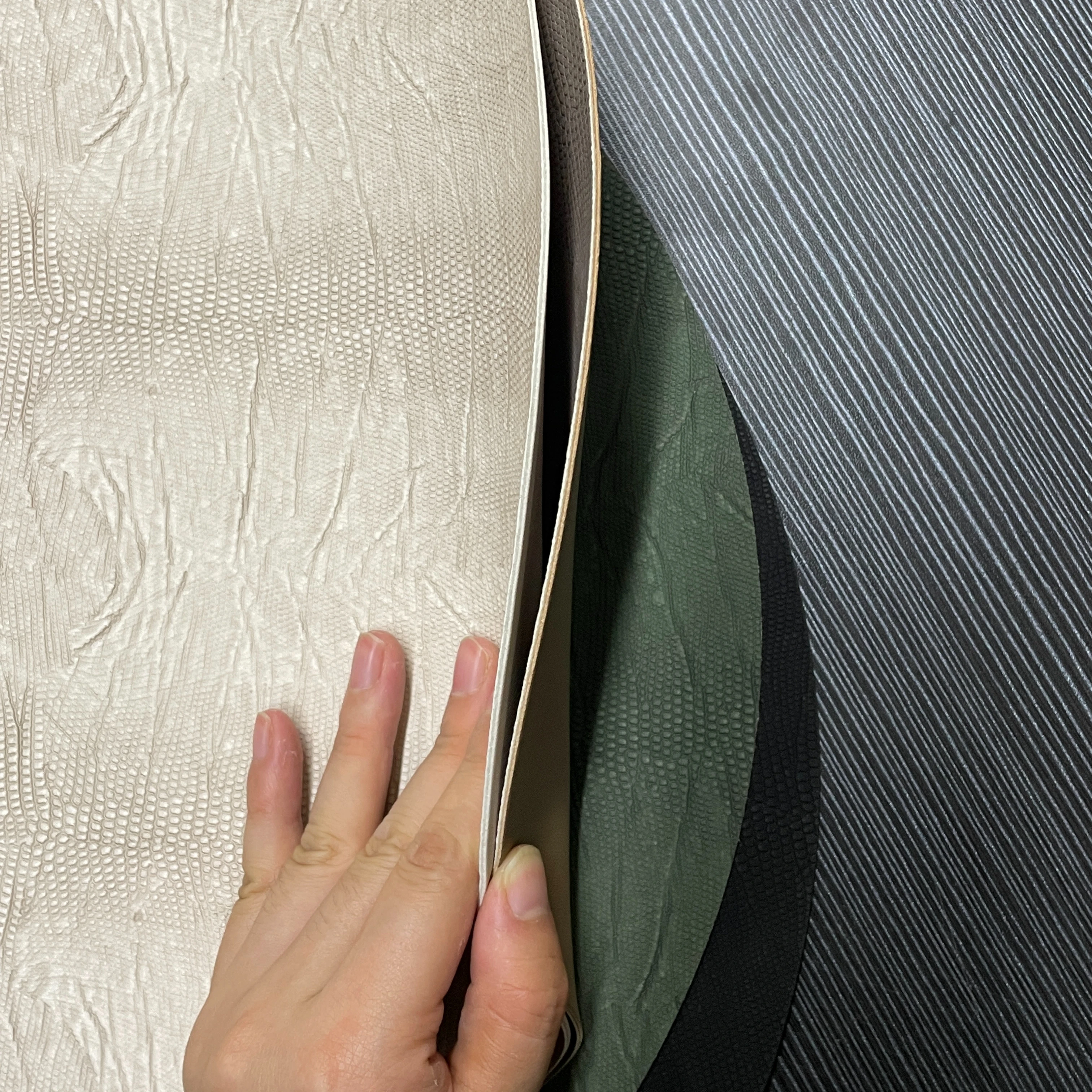 Custom Elegant Luxury Wipeable Eco-friendly Durable Round Arabic Placemat Pu Leather Food Placemats with logo