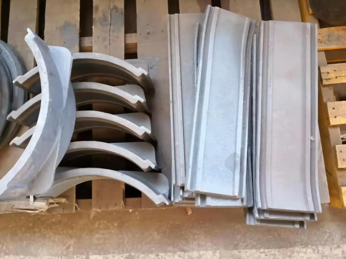 Factory direct sale spare parts of shot blasting machine blasting wheels turbines wear-resistant grinding wheel