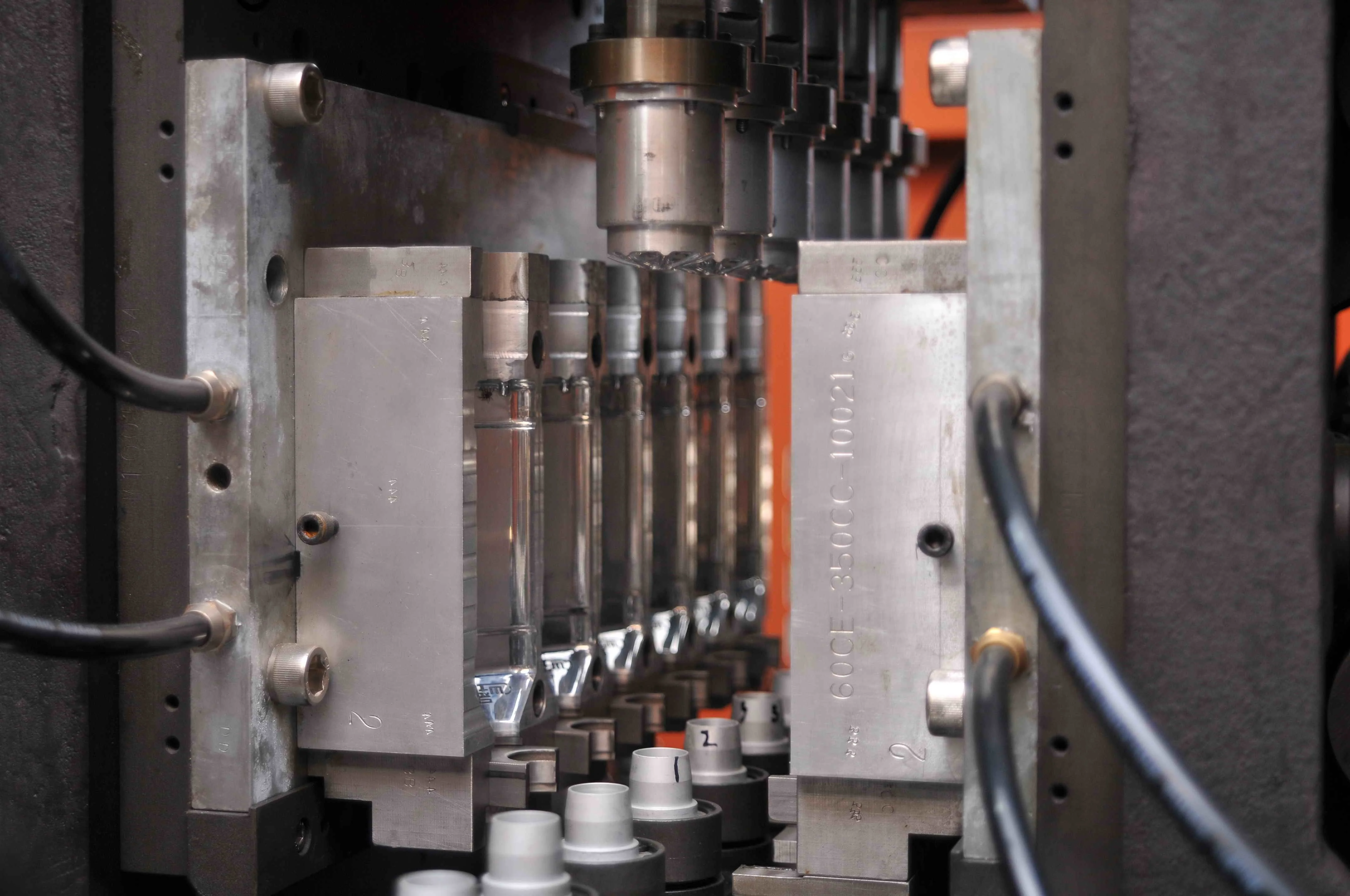 3 Cavity High Speed Preform Mold Fully Automatic Compact Plastic PET Bottle Blow Blowing Machine Price Made by the PET preform