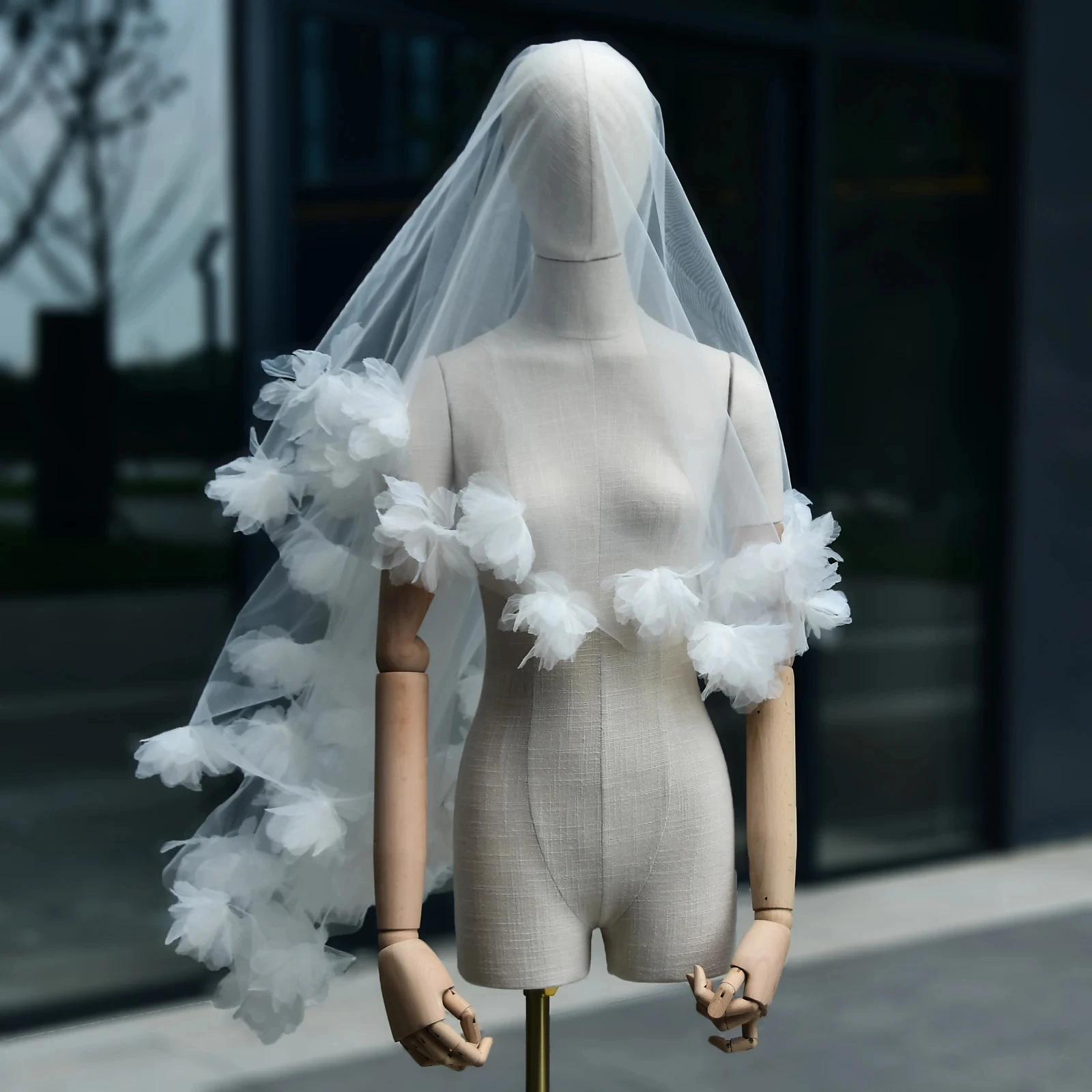 LUOXIN Short Bridal Veils 2 Tier Wedding Veil Drop Style 3D Floral Detachable Blusher Veil