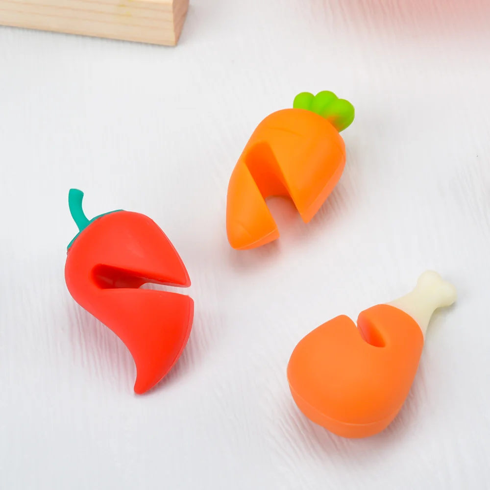 BPA-Free Heat-Resistant Cute Design Silicone Chili Carrot Spill Resistant Holder Pot Clip Silicone Spoon Rest Steam
