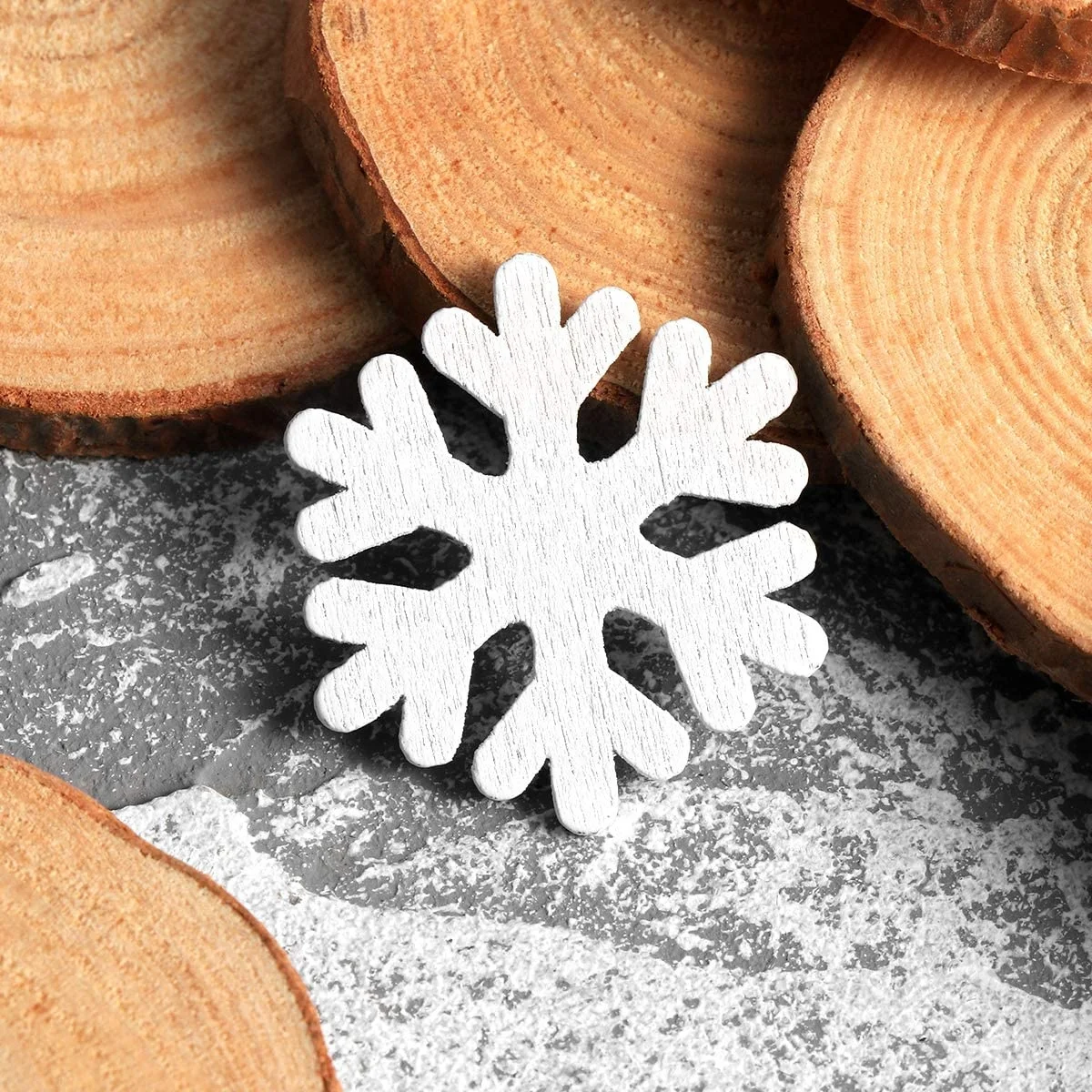 100 pieces Wooden Snowflake Decoration Mini White Snowflake Craft Handmade DIY Wood Pieces