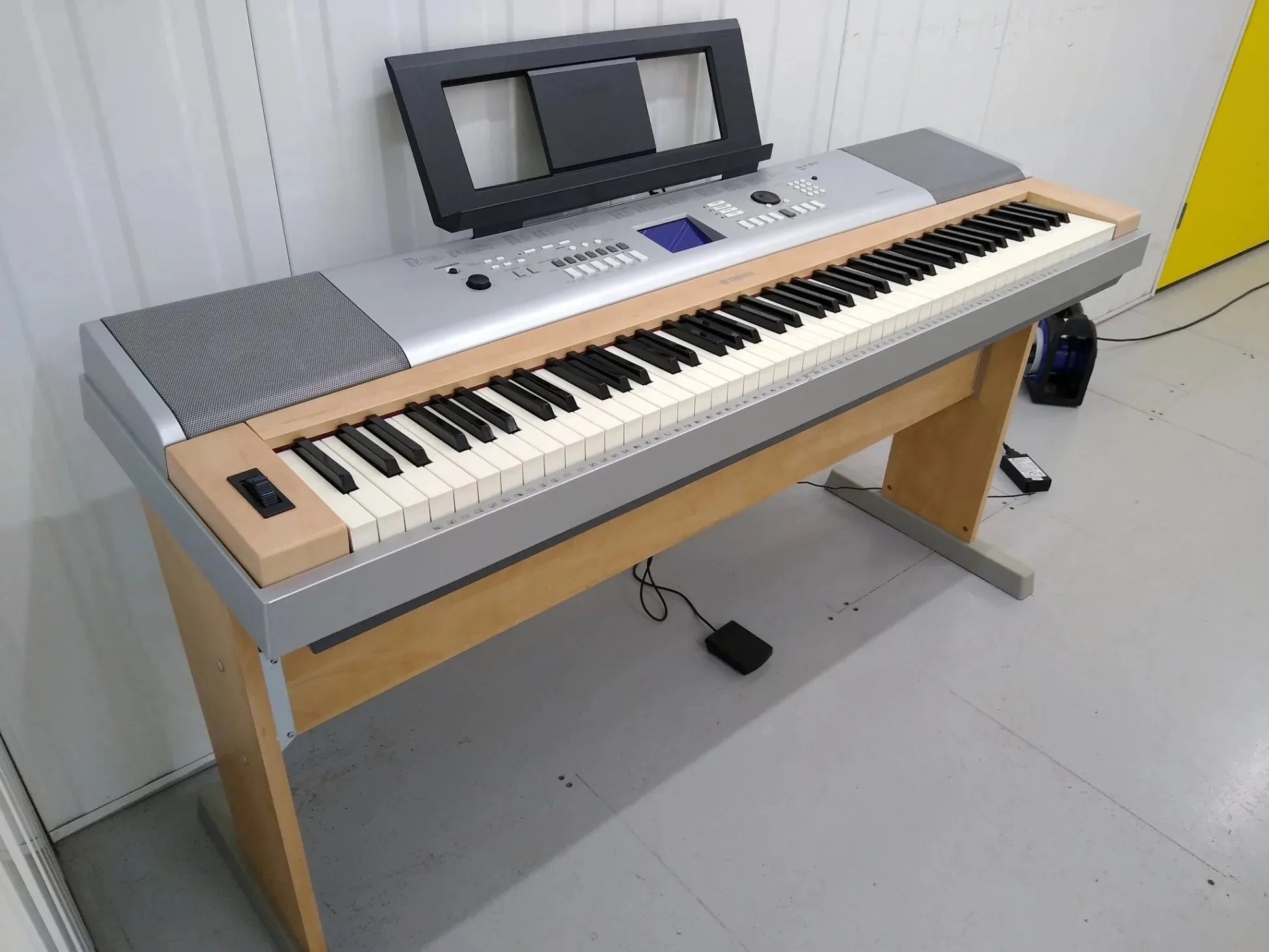 DGX620 YAMAHAs refurbished portable high-end playing Electronic keyboard digital grand piano