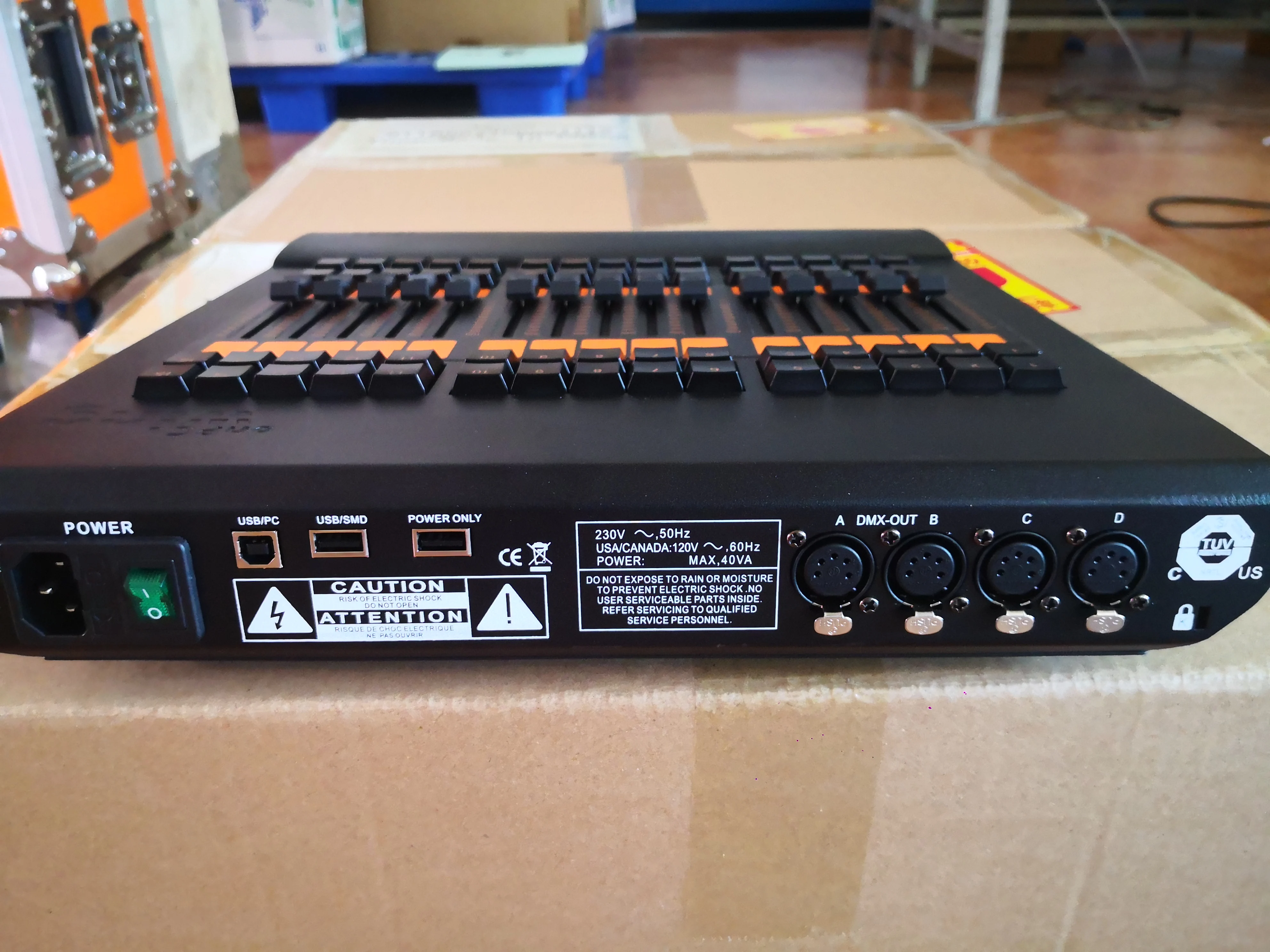  Профессиональный китайский производитель управления Fader Wing DMX512 светодиодная подвижная консоль освещения