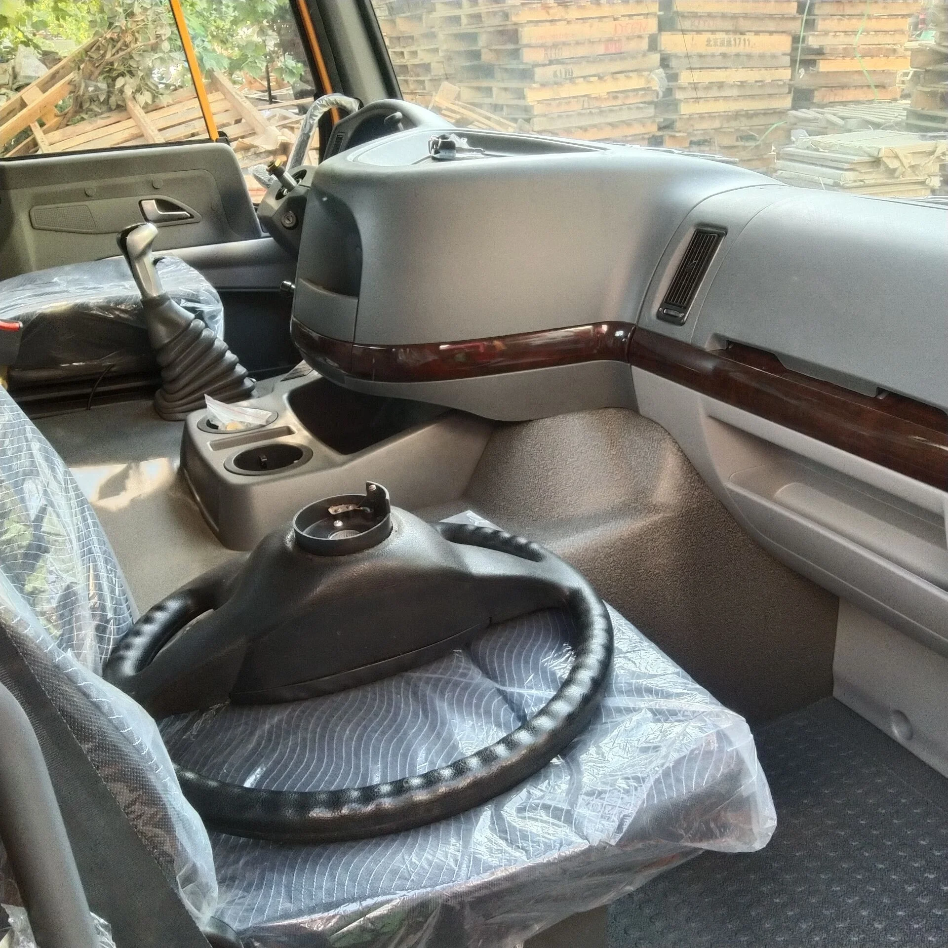 Export supply SINOTRUK HW76 cab HOWO Truck cabin