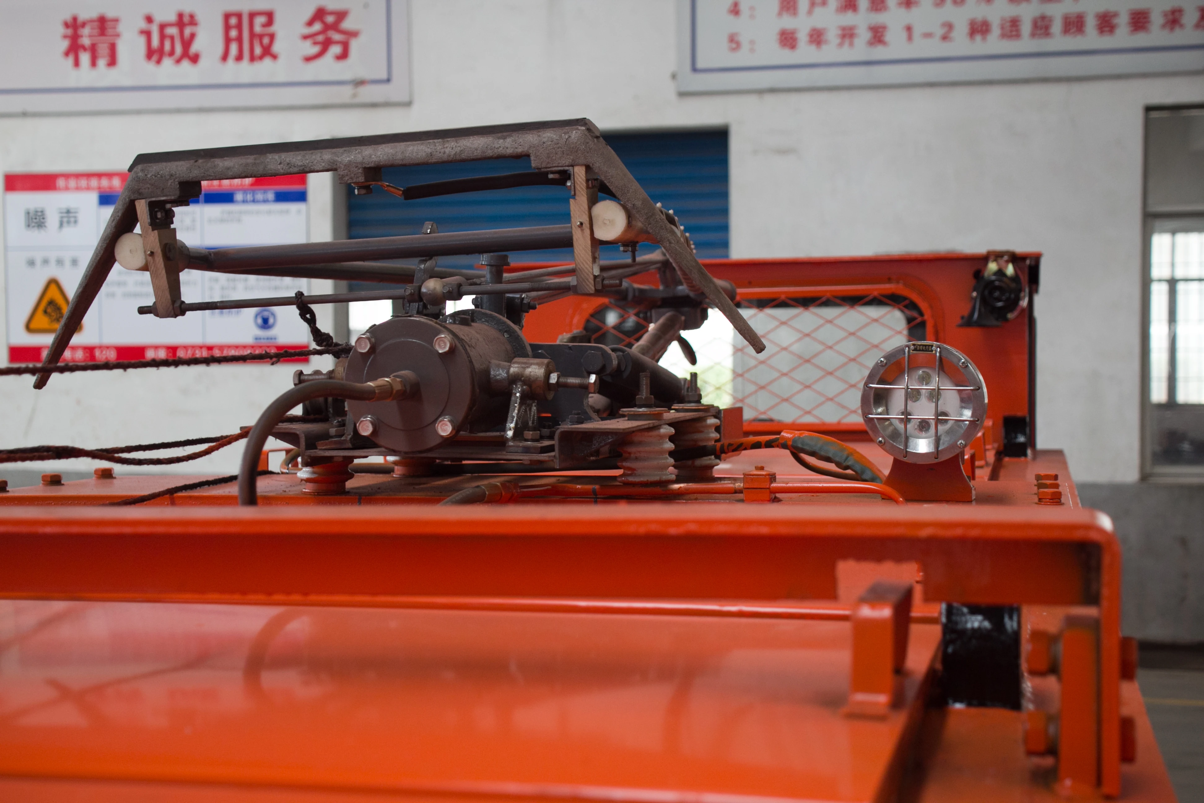 Factory Directly Selling 20 Tonne Anti-explosion Diesel-electric Locomotive for Mine Tunnel Transportation