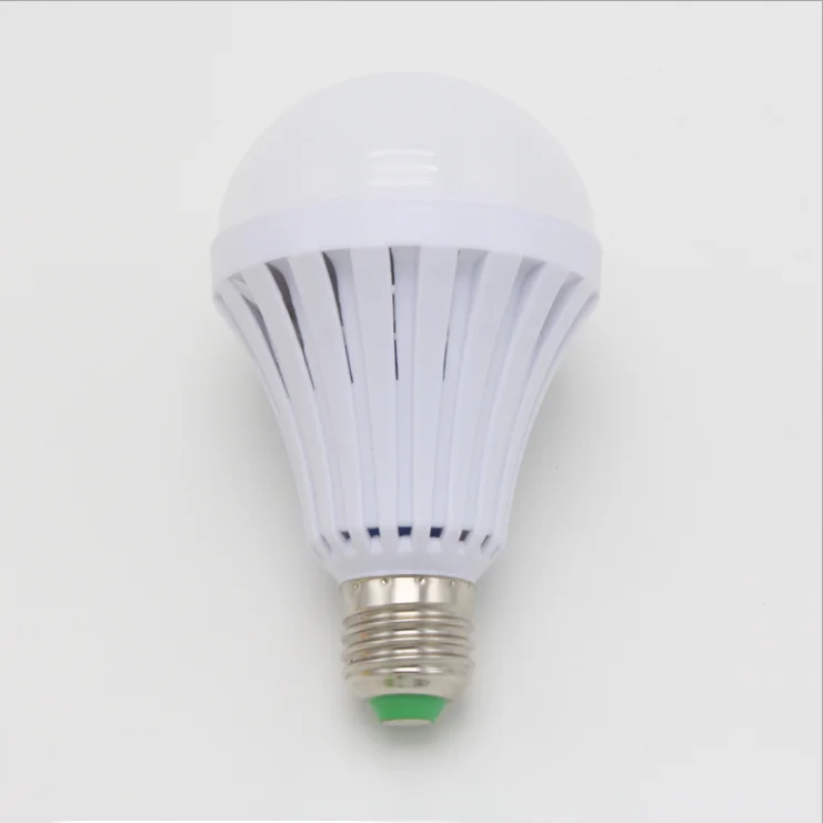 Super bright 5w 7w 9w 12w 15w emergency rechargeable led light bulb for night fishing restaurant family power outage