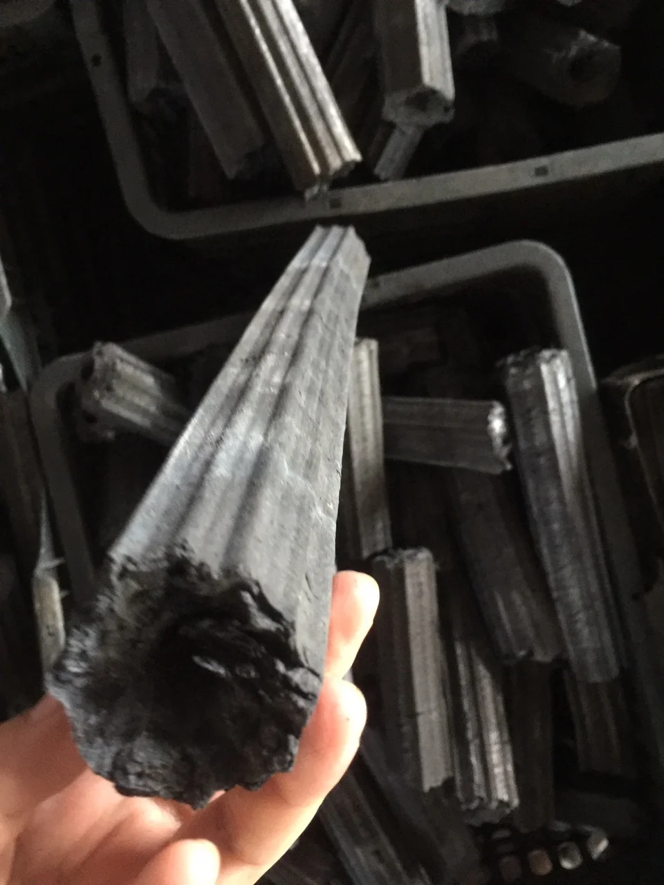 Вьетнамский уголь без дыма оптовая продажа для барбекю с маленьким шестигранным углем