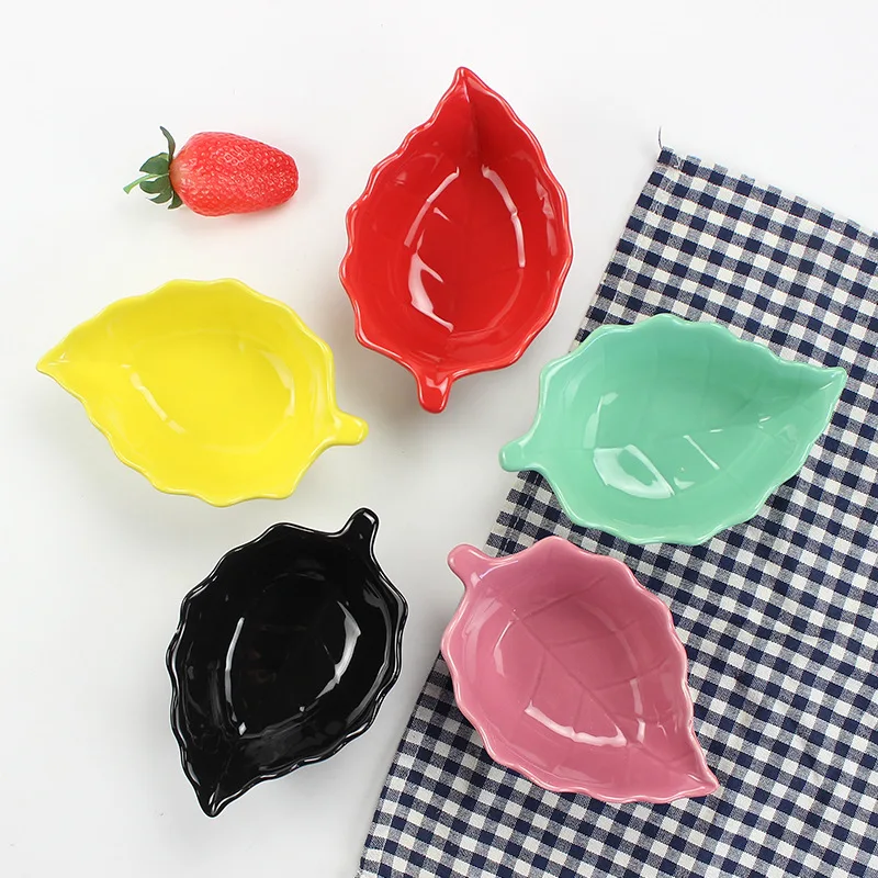 Japanese Casual Leaf Shape Ceramic Chip And Dip Bowls Set Mini Sushi Dipping Sauce Serving Bowl Dishes