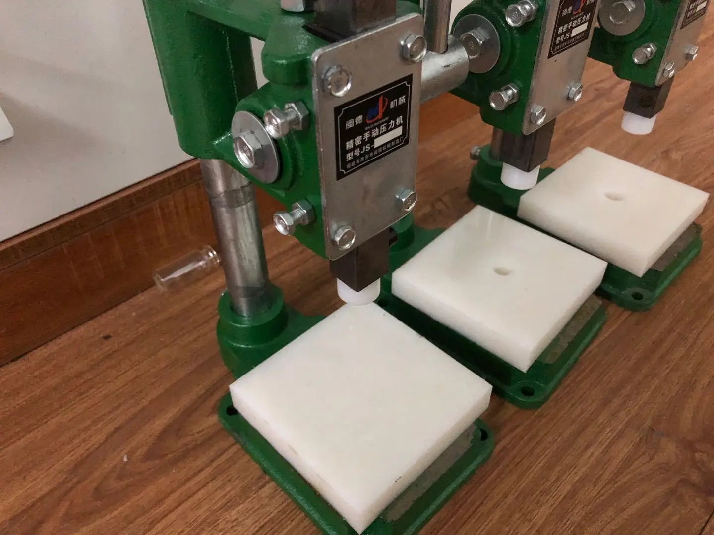 11mm 13mm 15mm 20mm Manual Automatic Perfume Bottle Pump Crimping Machine Capping Machine