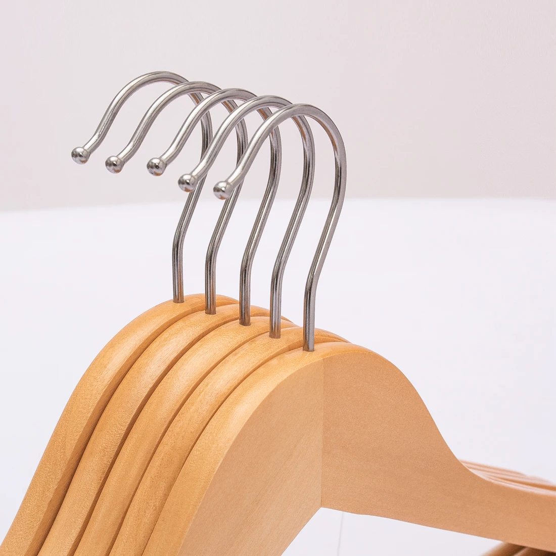 Classic Style Factory Price Wholesale Top Quality Cheap Wooden Hangers For Clothes