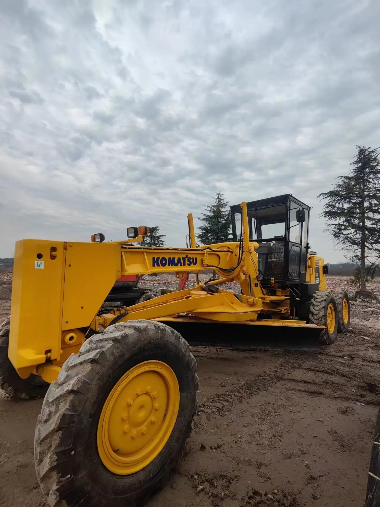 Original Komatsu gd655 grader  Heavy Machinery Second Hand  komatsu  gd655  With Low Working hours For Sale