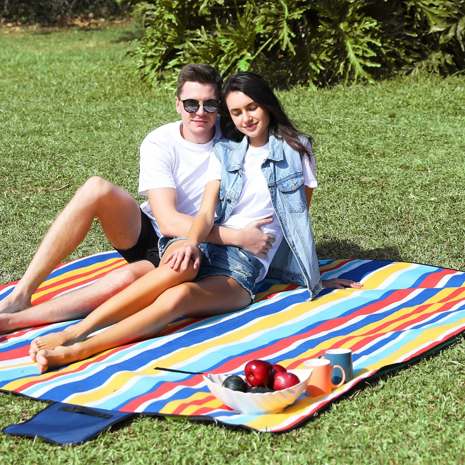 Custom logo wholesale Extra Large polyester travel Foldable Beach Mat Outdoor Camping Waterproof Picnic Blanket with handle