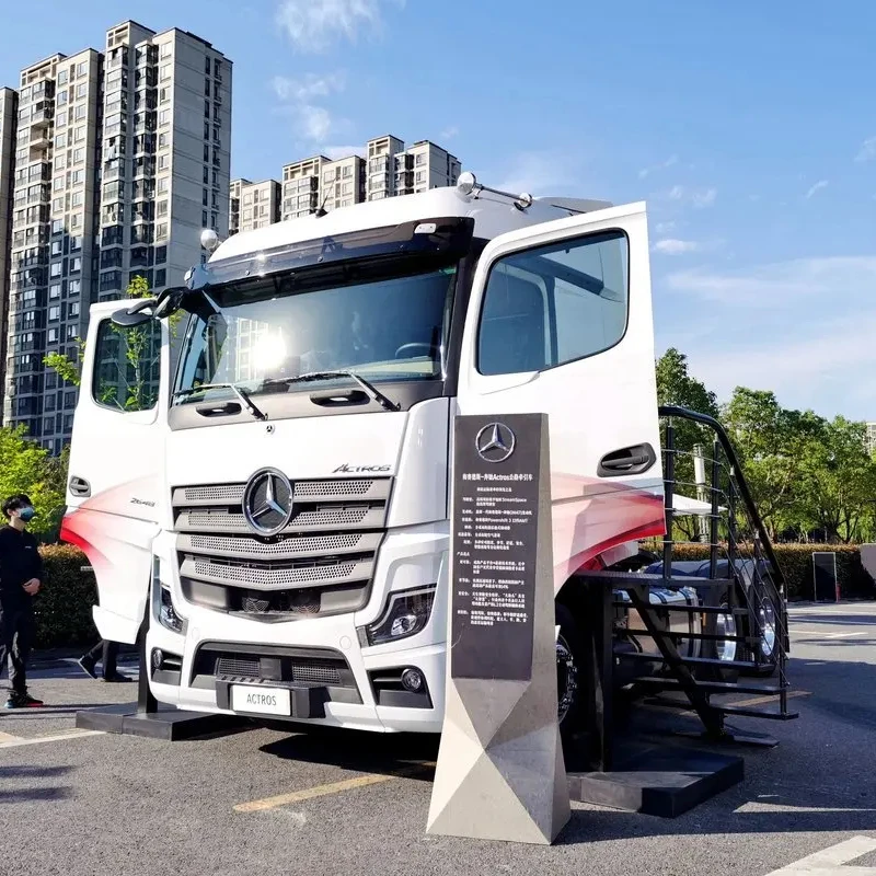 Mercedes-benz new trucks actros in china in stock 4*2 6 Wheel Truck New Diesel Engine Tractor Truck benz actros