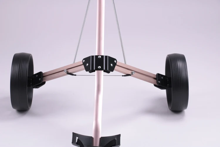 Китайская высокопроизводительная легкая тележка для гольфа с дистанционным управлением на продажу