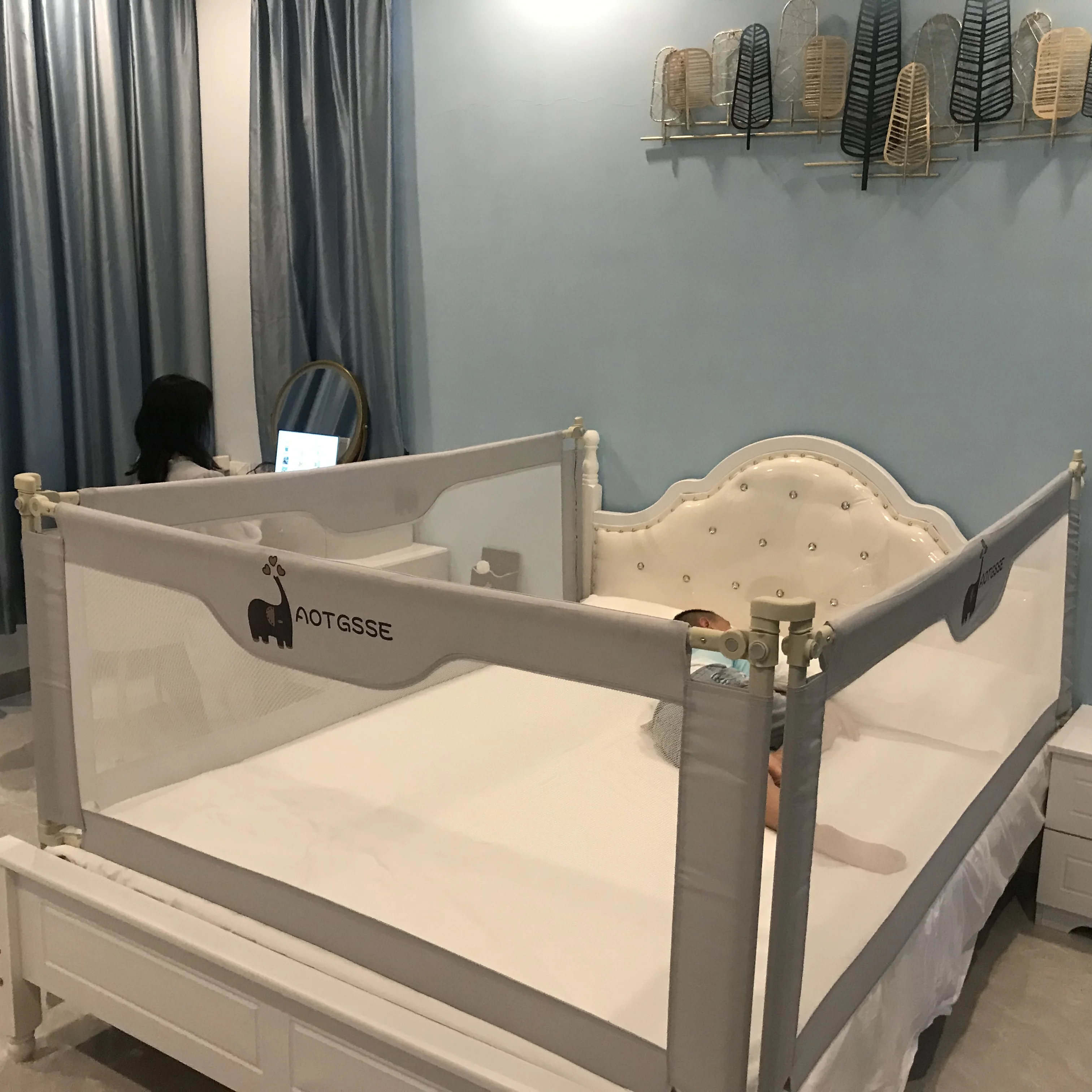 Metal Fence Indoor 2022 Portable Guardrail Indoor Playpen Safe Guard Mount Crib Bumper Baby Plastic Bed Rail For Child