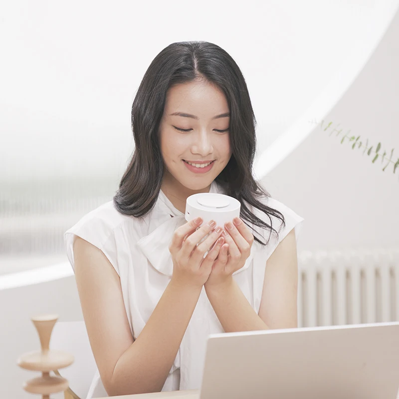 Hot Selling Smart Aroma Diffuser Lamp Mini Portable Desktop Fragrance Diffuser Unique Design Air Humidifier