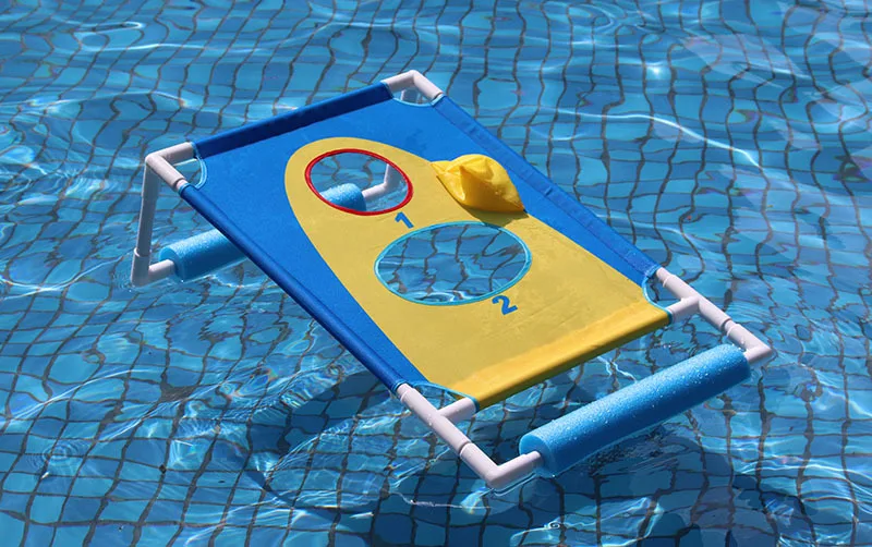 Swimming pool splashing sandbag throwing toss game floating target corn hole board set Floating Cornhole Bean Bag Toss