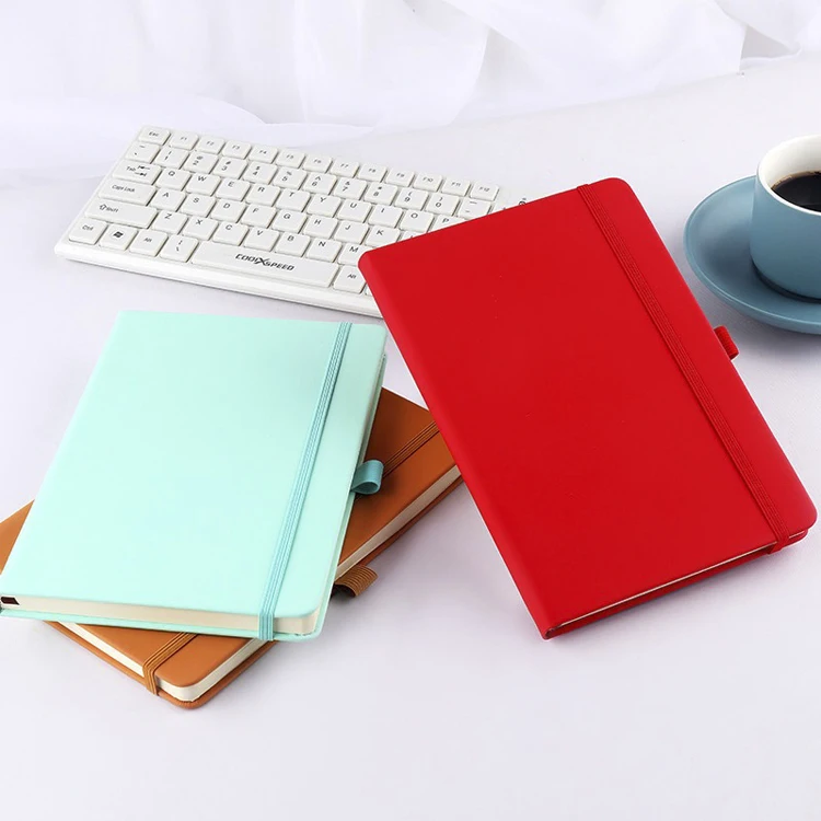 Plain/ruled/dotted pages custom logo pu leather A5 travelers notebooks with elastic band and pen loop