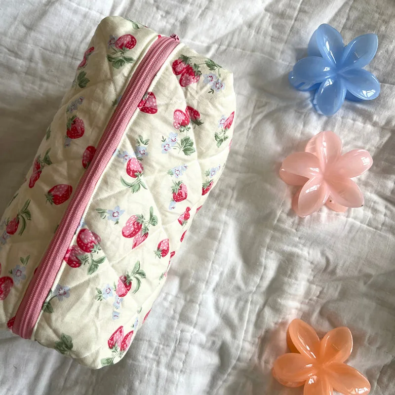 Custom Size Logo Strawberry Cotton Quilted Zipper Beauty Cosmetic Makeup Make Up Toiletry Skincare Carry-All Essential Bag