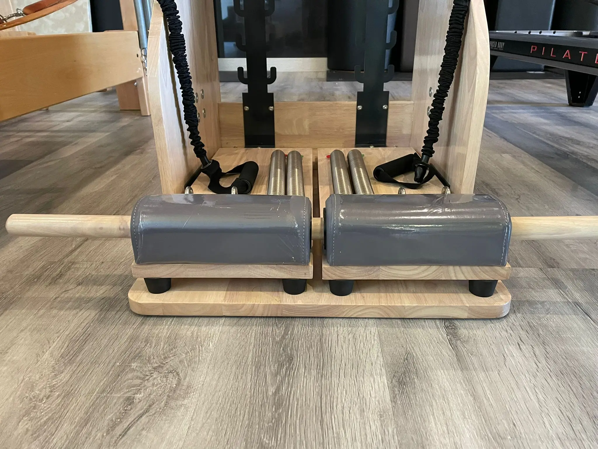 JUNYIRUN Chair Pilates Fitness Equipment Pilates Combo Chair Wooden Yoga Studio Pilates Chair