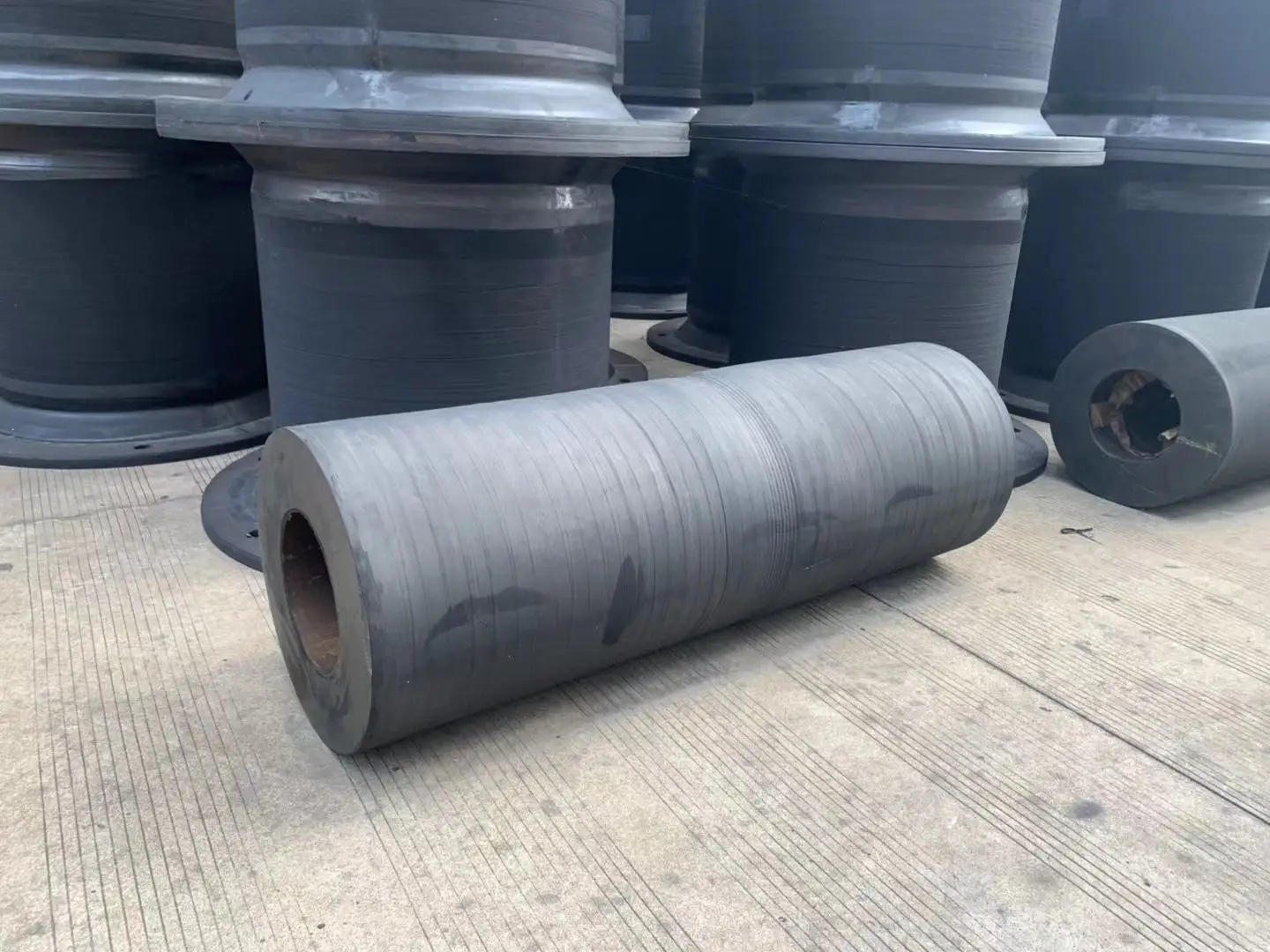 Y400 d=400mm L=500-5500mm Marine Port Rubber Fender For Ship Boat Dock Boat Rubber Cylindrical Fender Bumper