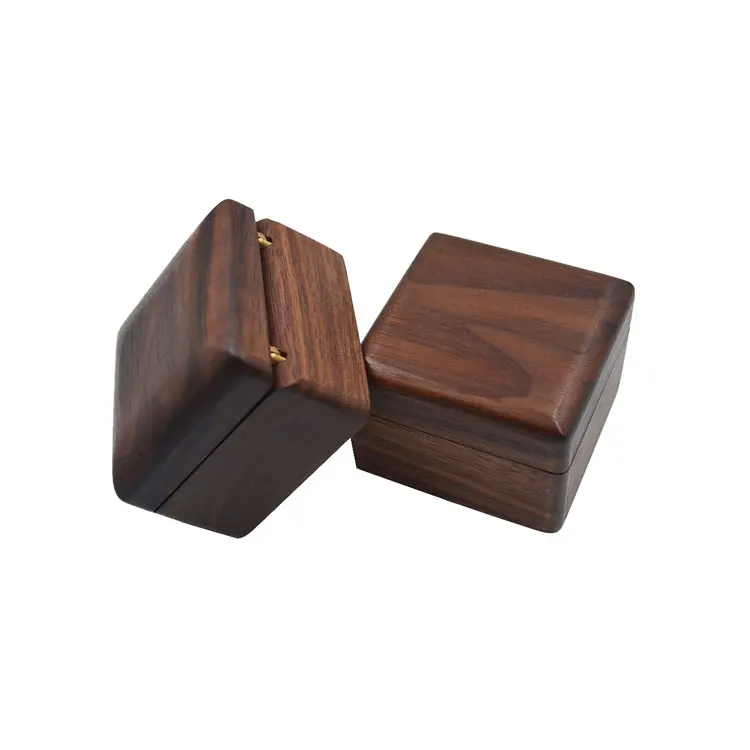 Custom Logo Square Wood Ring Box Packaging Walnut Luxury Gift Ring Case Mini Boxing Ring Wedding Jewelry Display Storage Box