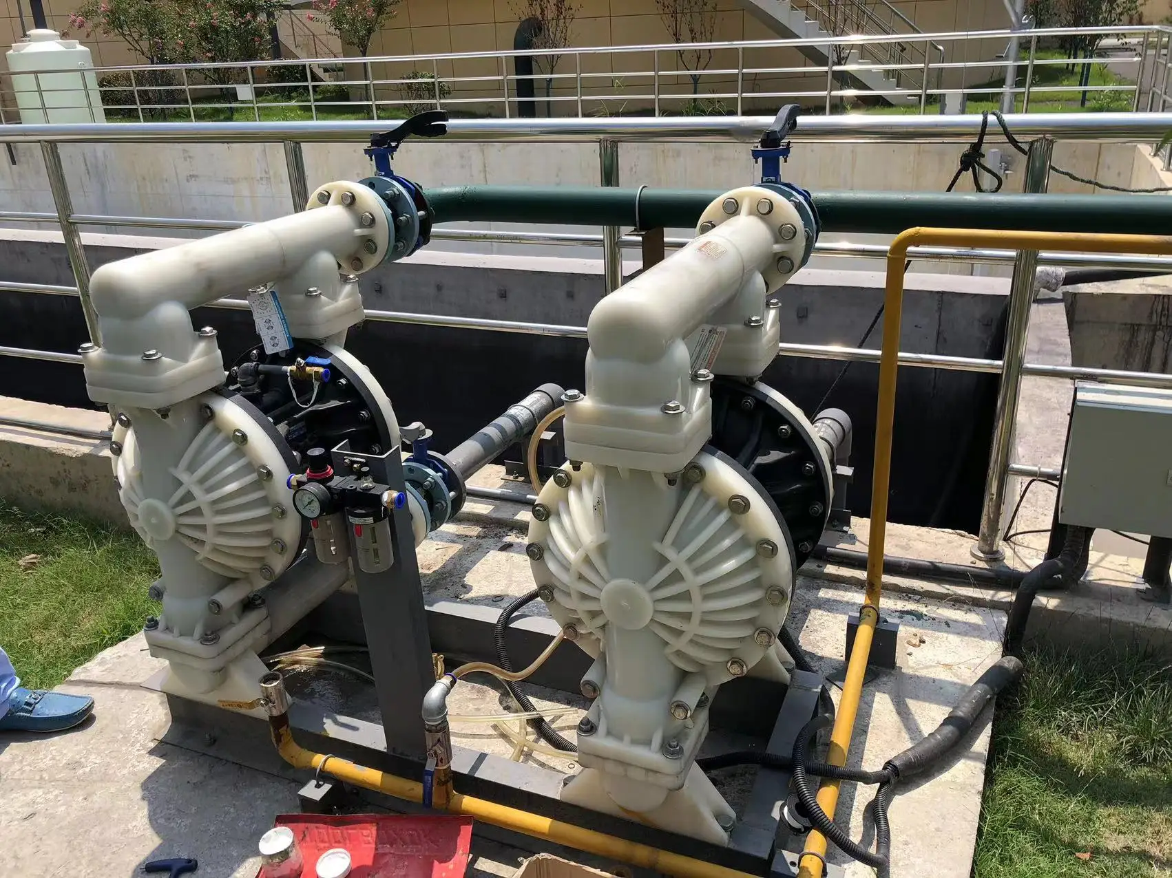 Chemical resistance pneumatic EPDM elastomer Hytrel PTFE Stantoprene diaphragm membrane pump