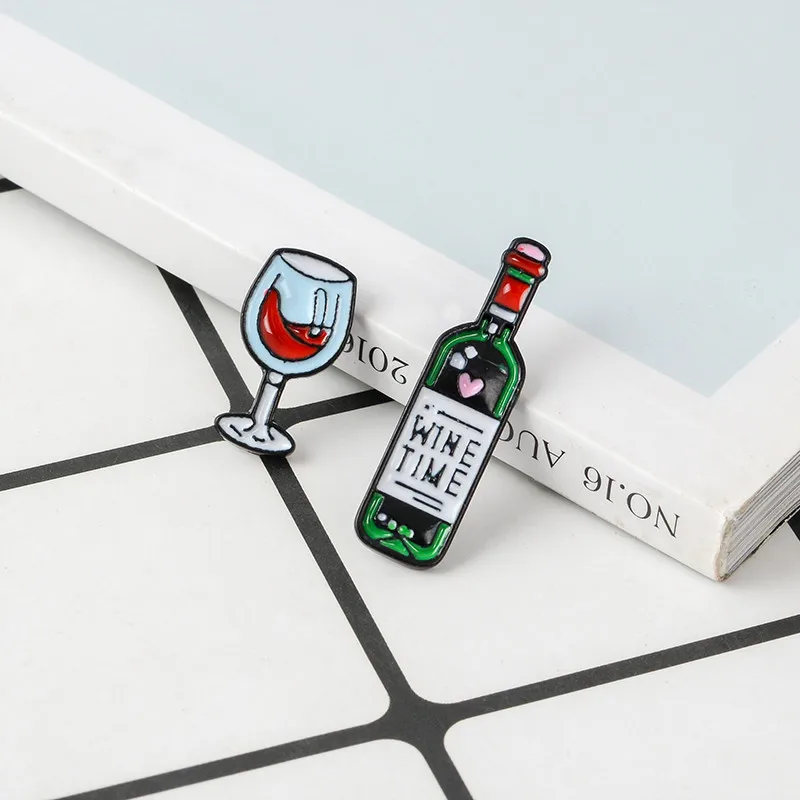 
Mini Cute Wine And Wine Glasses Couple Pins Red Wine Bottle Cup Brooches Enamel Pin Badge Custom 