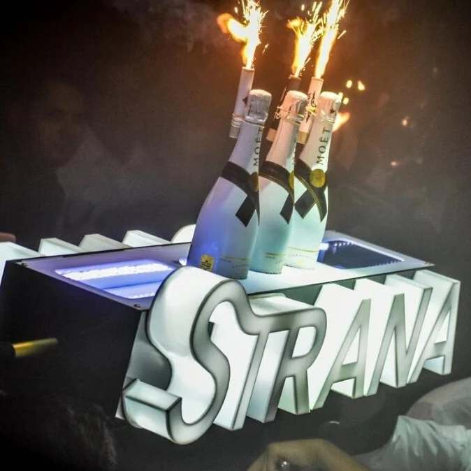 CHARIOT BOTTLE PRESENTER - L.E.D LETTERS  Bottle Presenter Customize logo