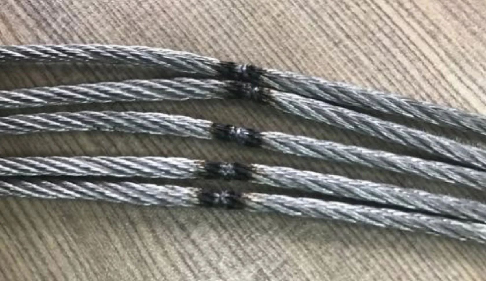 Hydraulic automobile blockade stainless steel wire rope flat cone cutting fuse machine