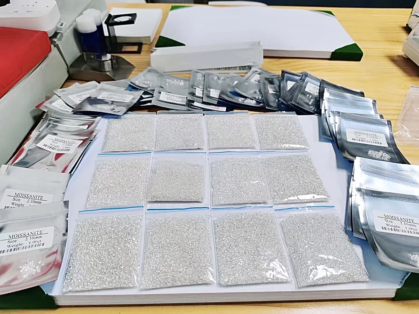 Super White Radiant Cut Moissanite 0.8-2.9MM Rectangle Shape Lab Grown Diamond Gra Moissanite Stones