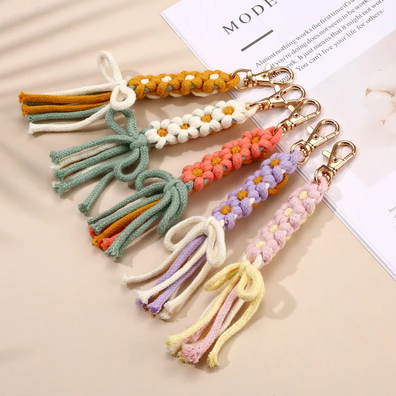 Creative Hand Woven Cotton Cord Keychain Sweet Daisy Flower Knitting Rope Keyring For Women Girls Charm Backpack Key Accessory
