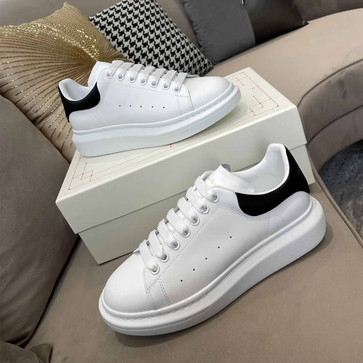 2022  Luxury Designer Famous Brands Fashion shoes Sneakers