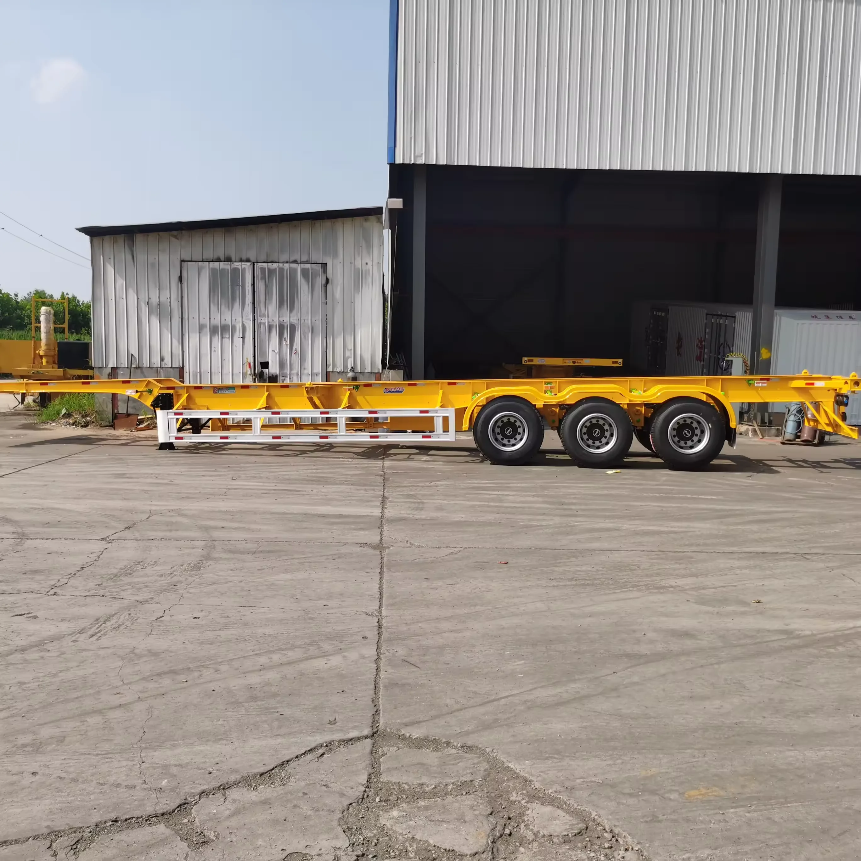 Vehicle 2 3 4 Axles 20Ft 40Ft Skeleton Skeletal Shipping Container Chassis Semi Truck Trailer For Sale