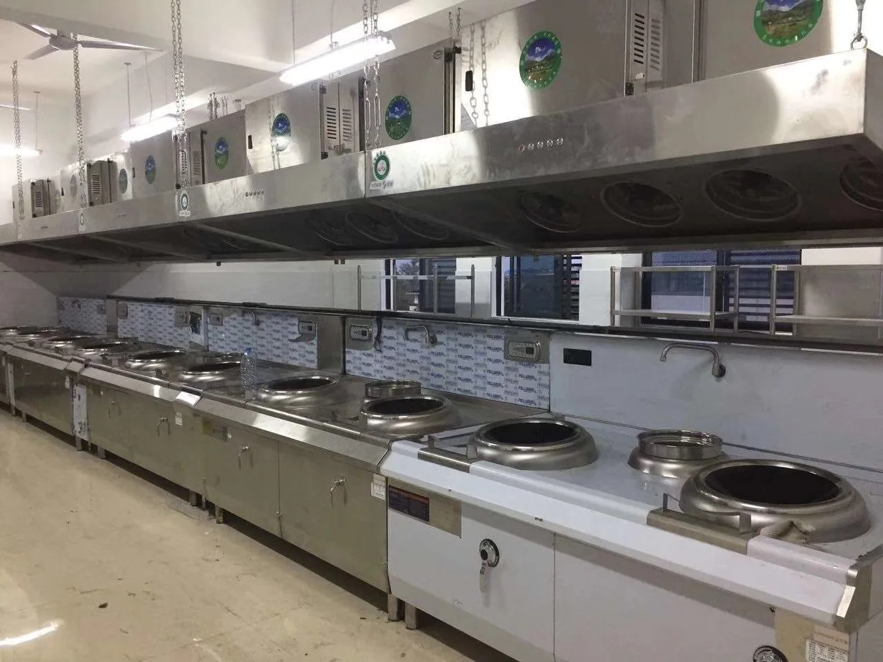 Made in China Commercial Stainless Steel Restaurant Kitchen Rang Exhaust Hood