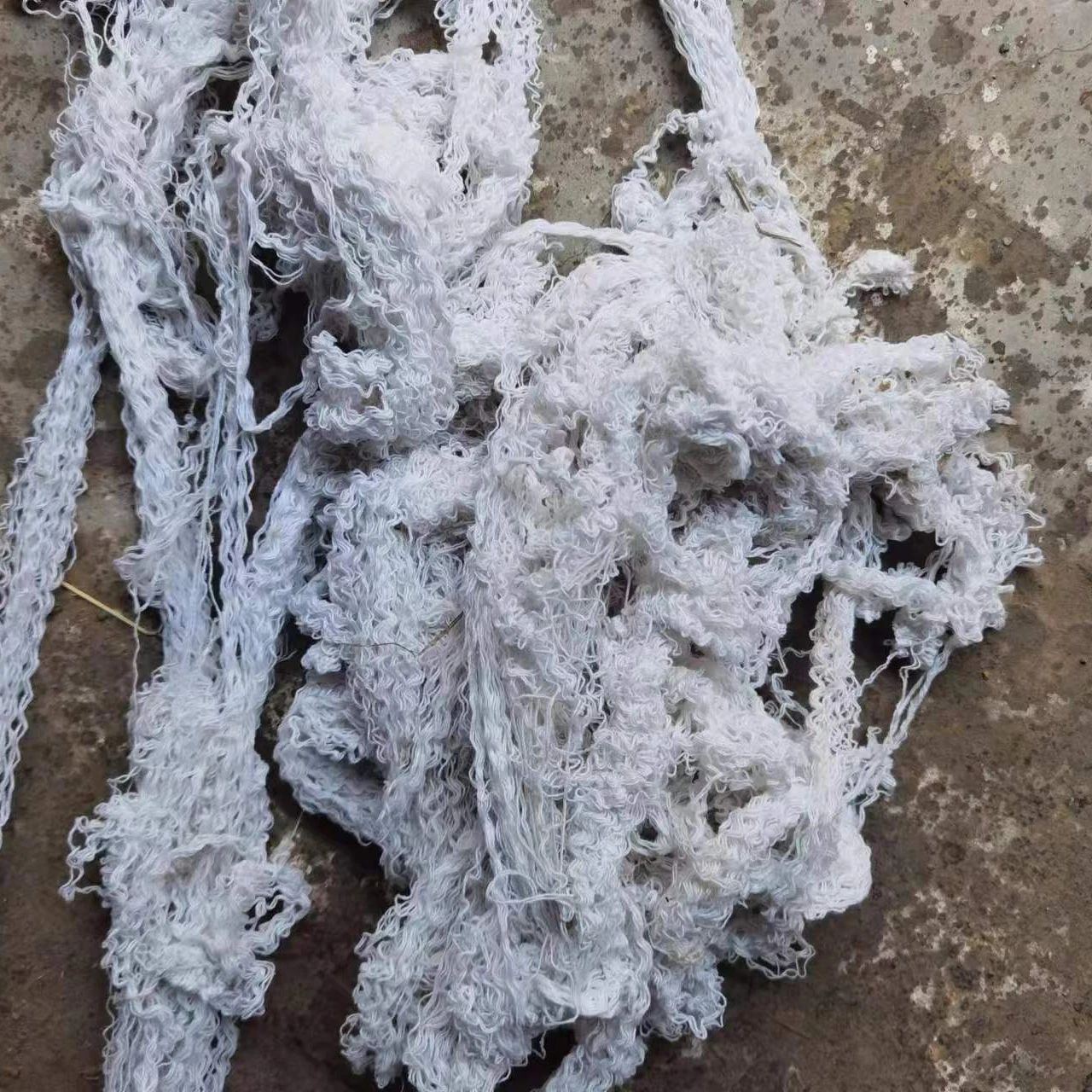 Dismantle Good White Cotton Yarn By Hand