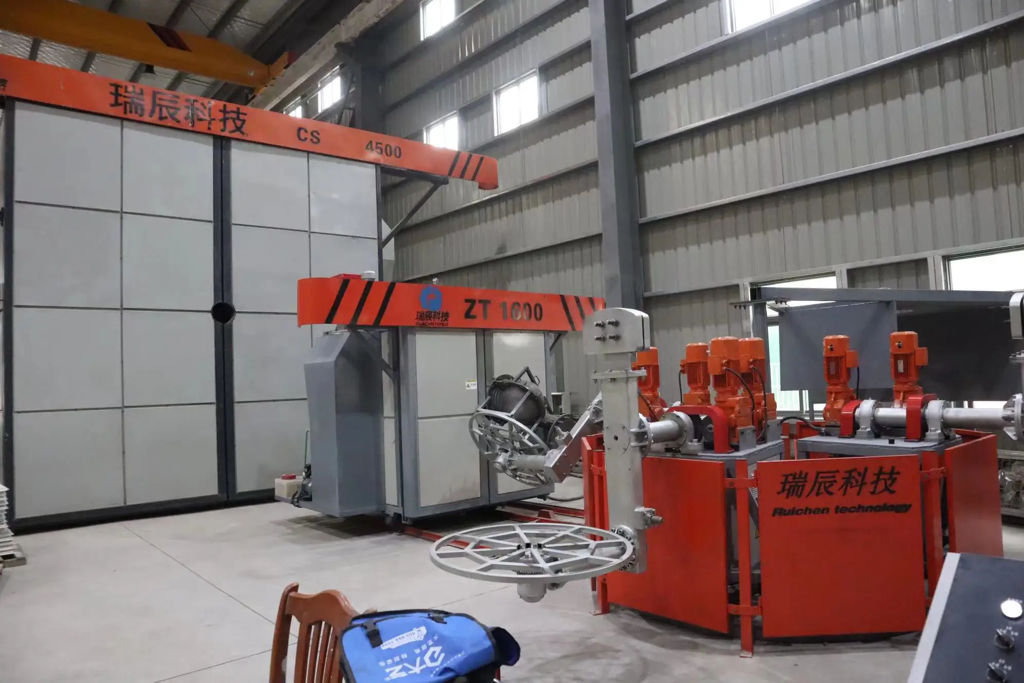 Ruichen Fuel Tanks Water Tank Auto Parts Small Plastic Products Making Machine Carousel Rotomolding Machine