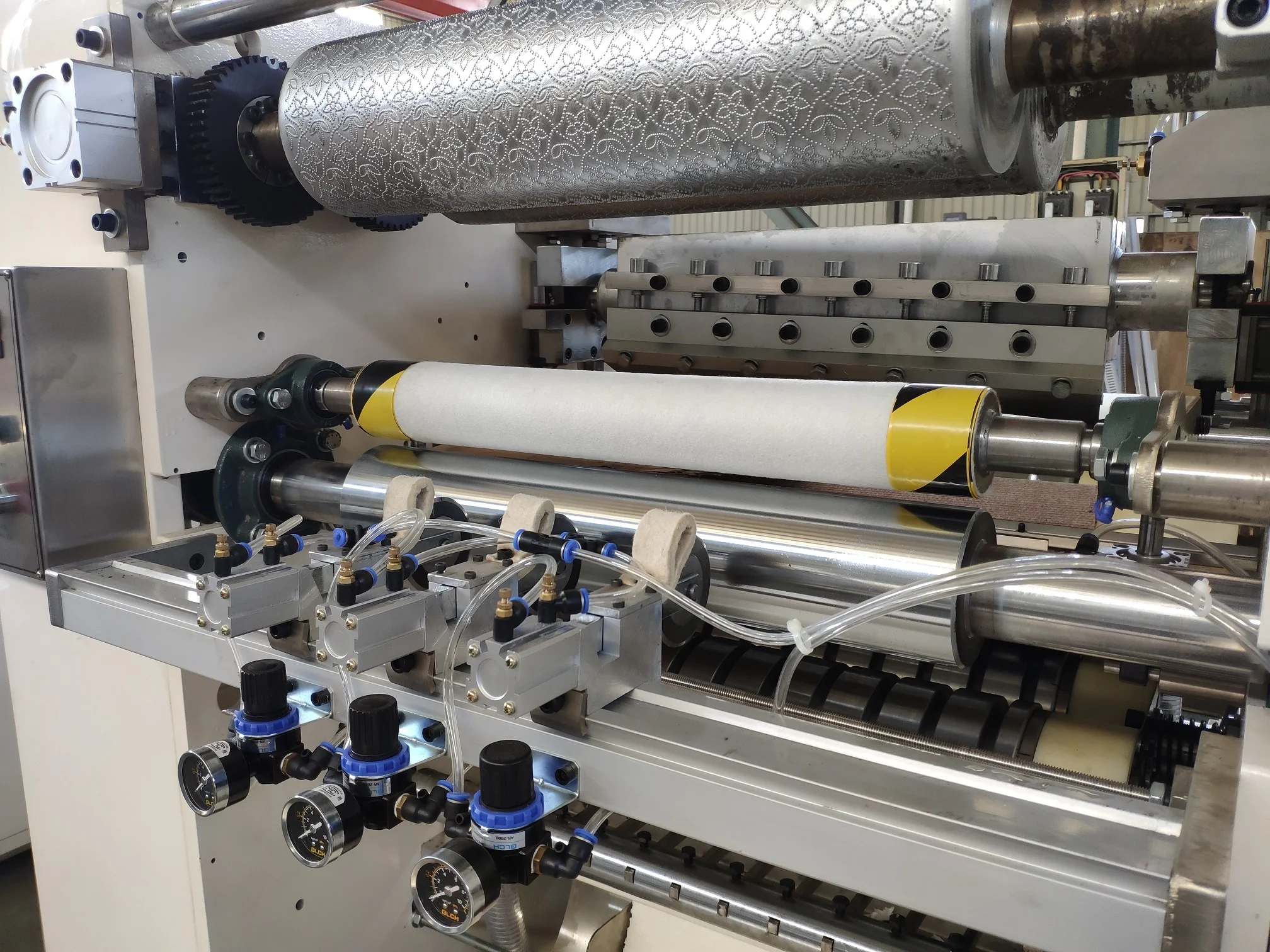 Fully automatic  N Z fold hand towel tissue paper making machine