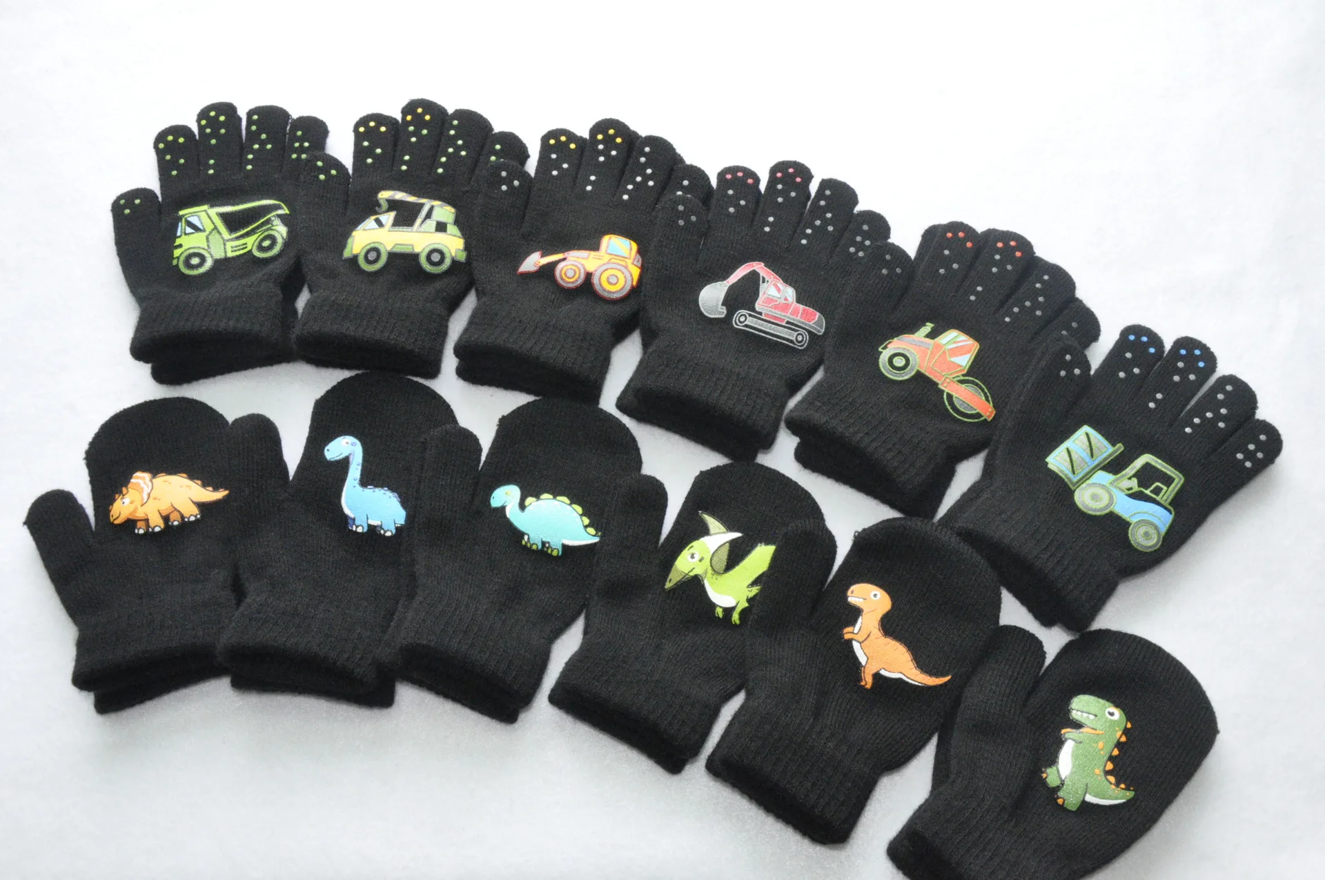 5-11 year old children warm outdoor sport velvet thickened gloves in winter cartoon engineering car pattern knitted gloves