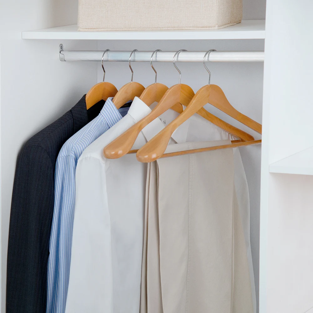 Fully-rotatable hanger hook custom logo hotel luxury Beechwood hangers for stores cloths custom logo