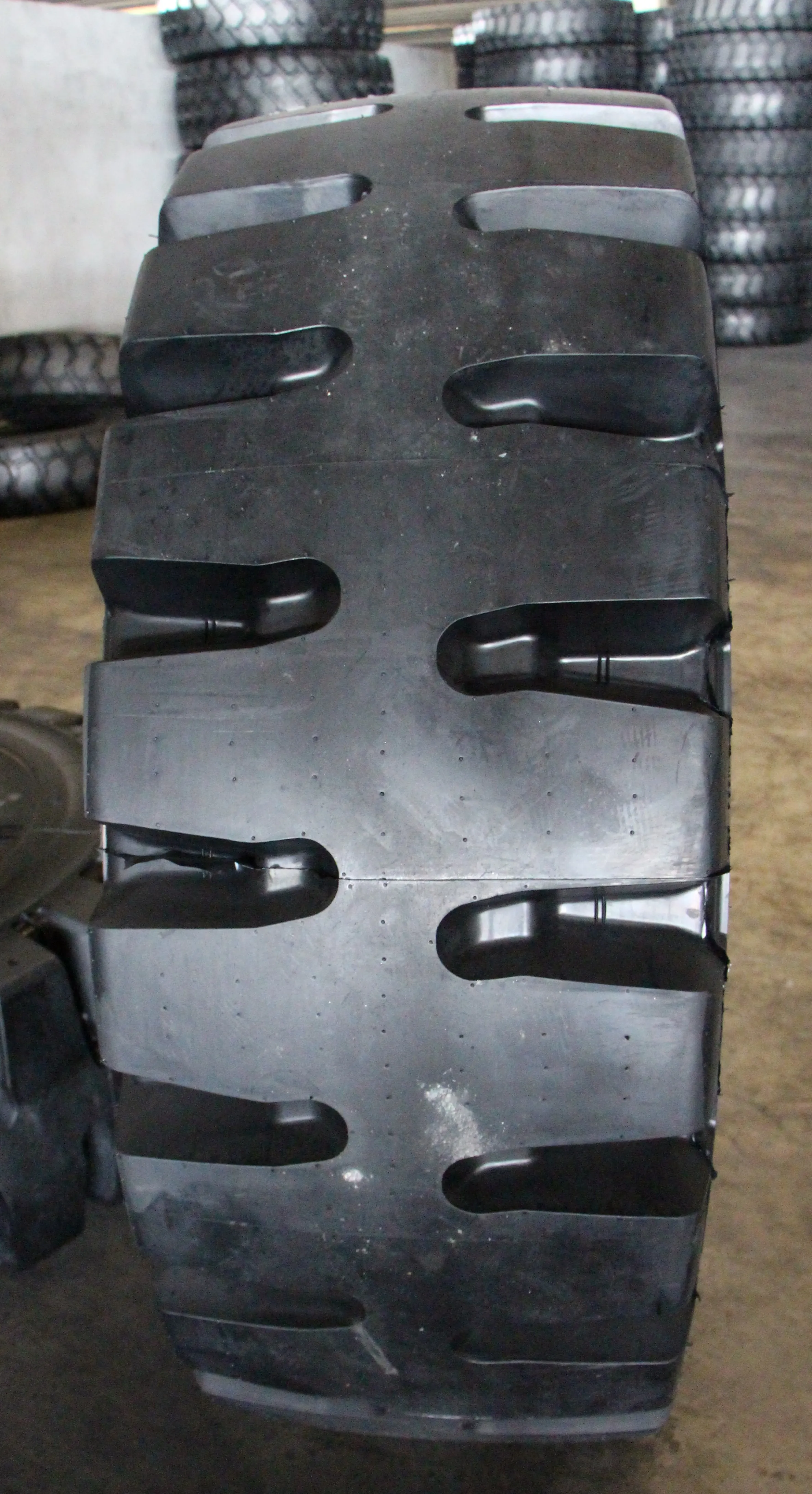 DYNAMAXX MS501 26.5R25 Tire