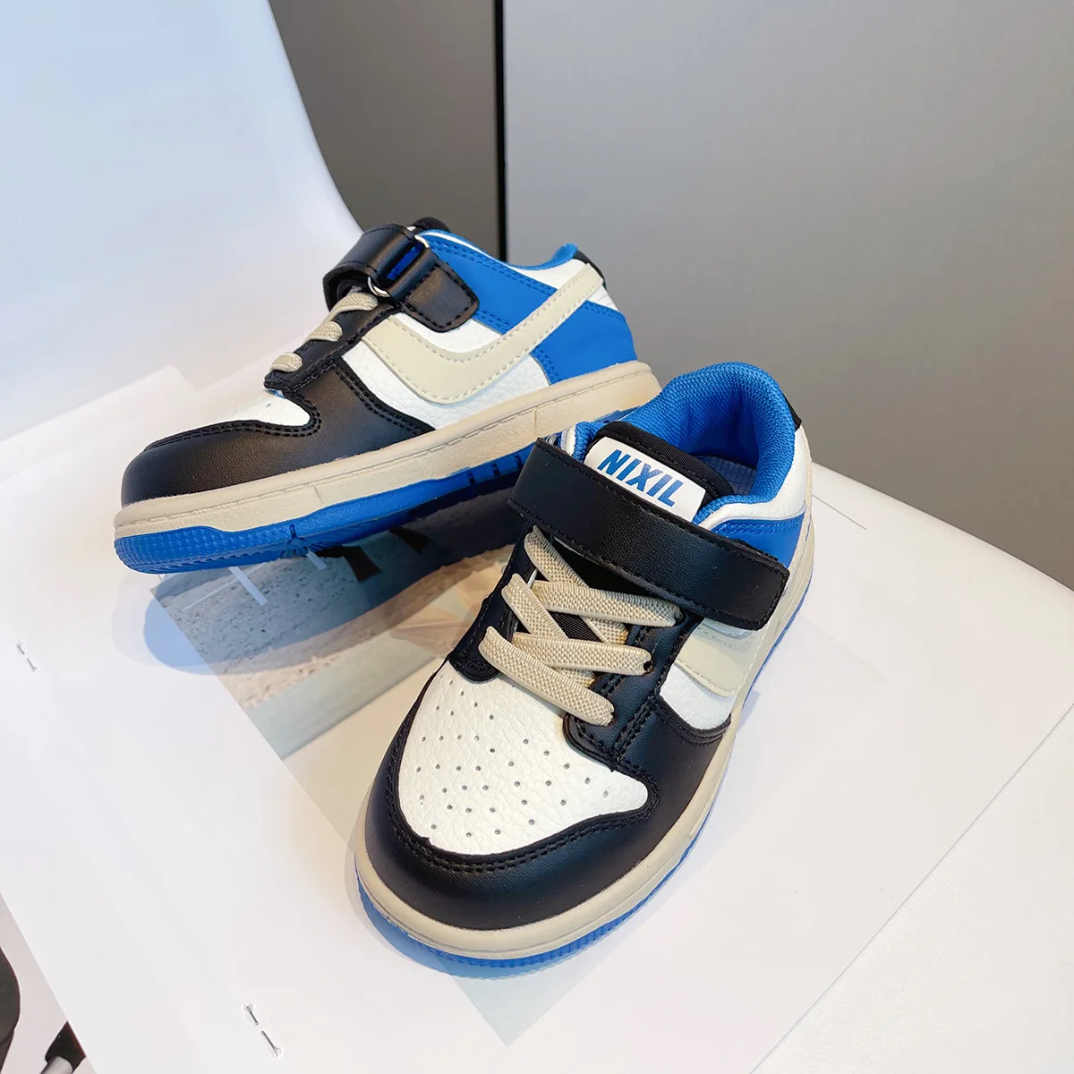 2022 New Fashion Rainbow Kids sport Shoes For Girls Sneakers Students Breathable Mesh Children Shoes Boys Girls Sneakers
