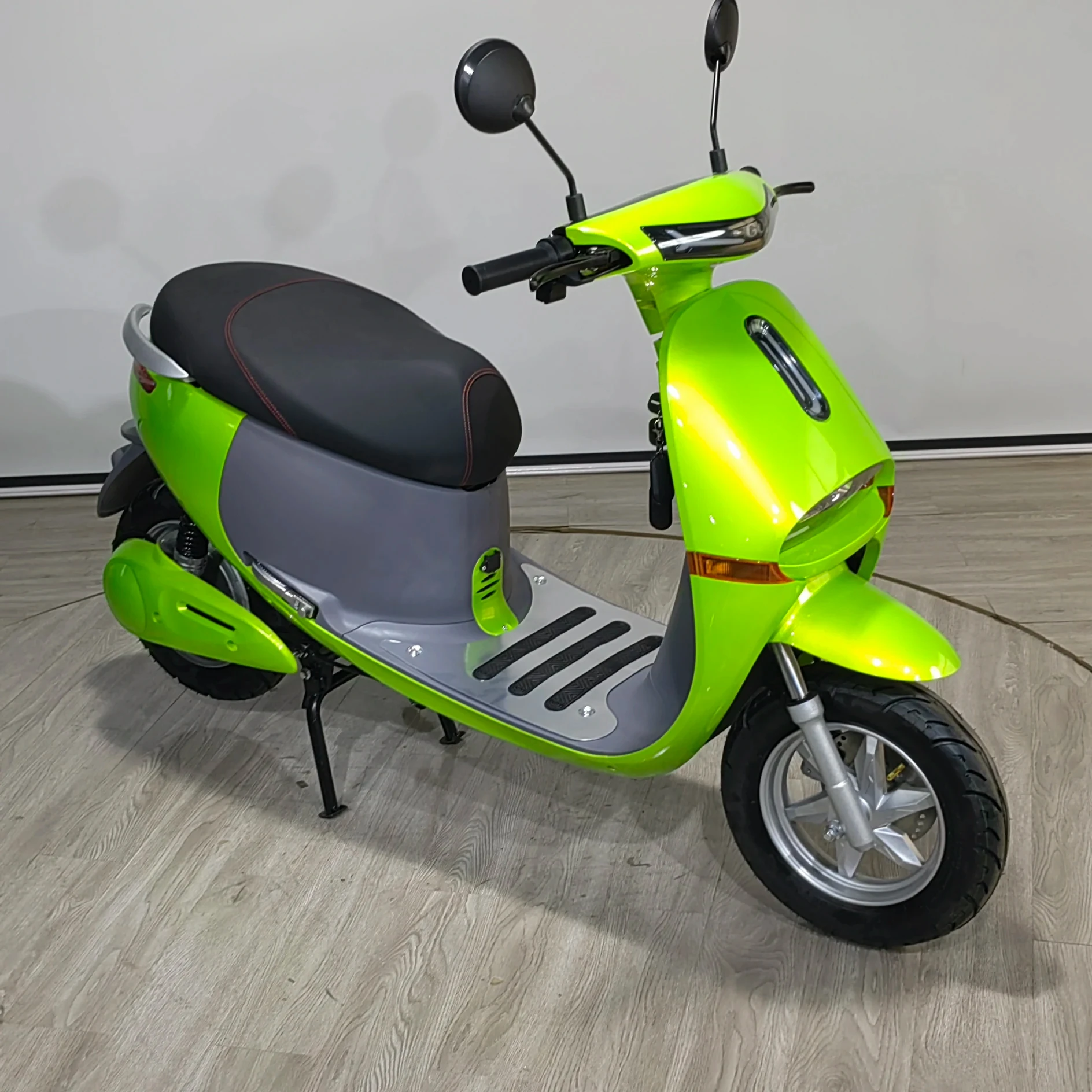 High end 2023 new electric scooter model  electric scooters powerful adult e motorcycle electric motorbike