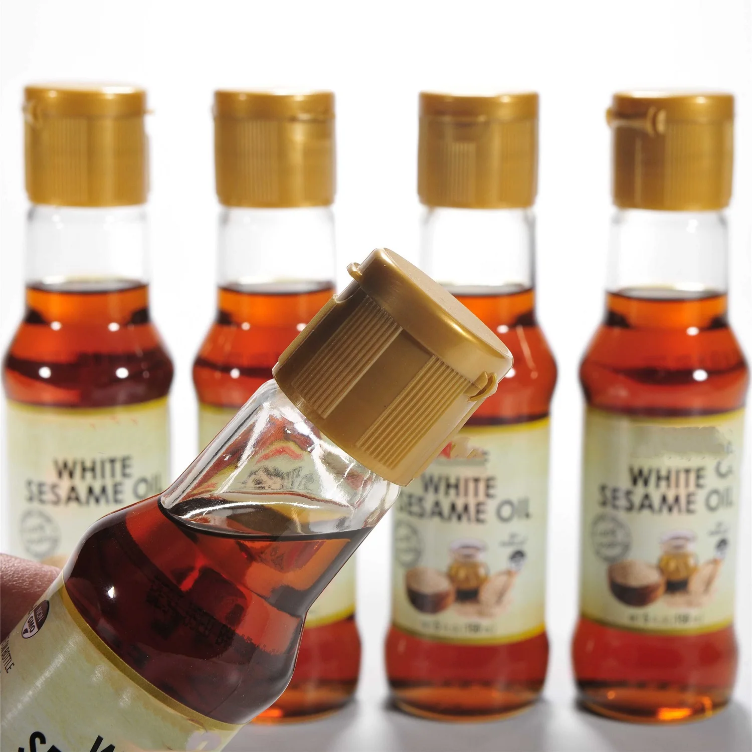 Рекламное высококачественное кулинарное масло, кунжутное масло оптом на кухне